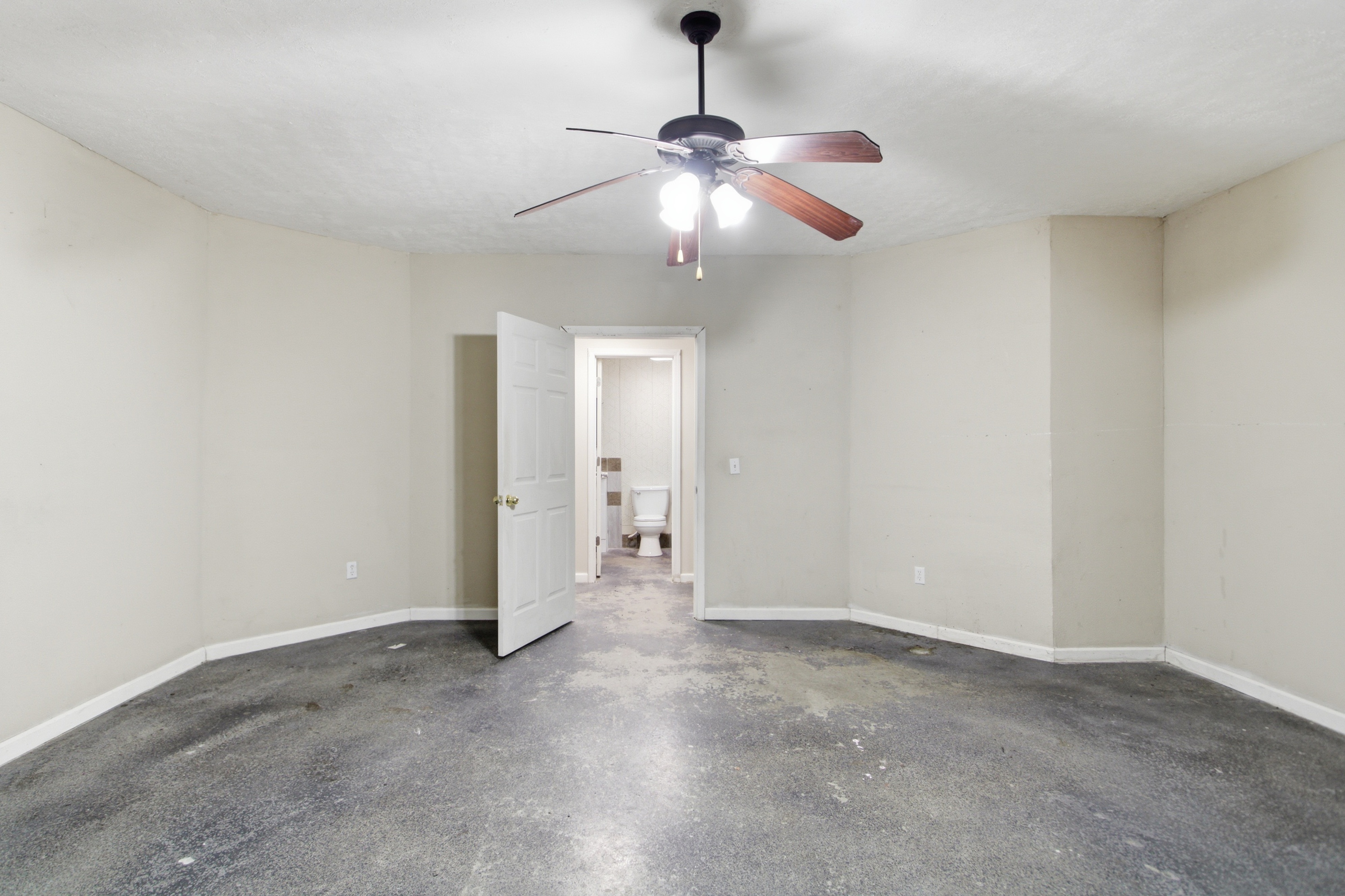 Photo 48 of 61 of 1028 River Forest Pt, Lawrenceville, GA