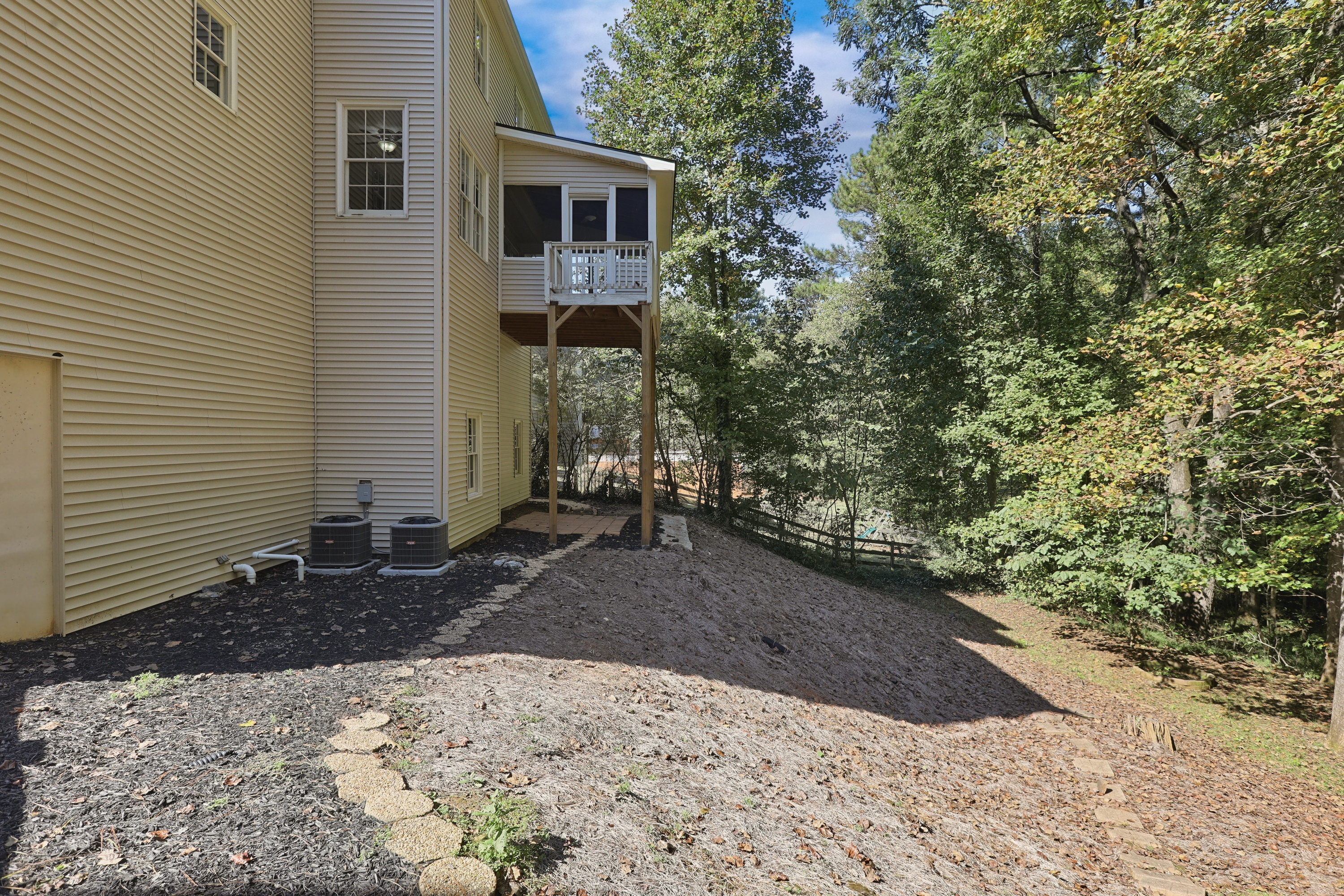 Photo 32 of 37 of 1077 Angel Ln, Powder Springs, GA
