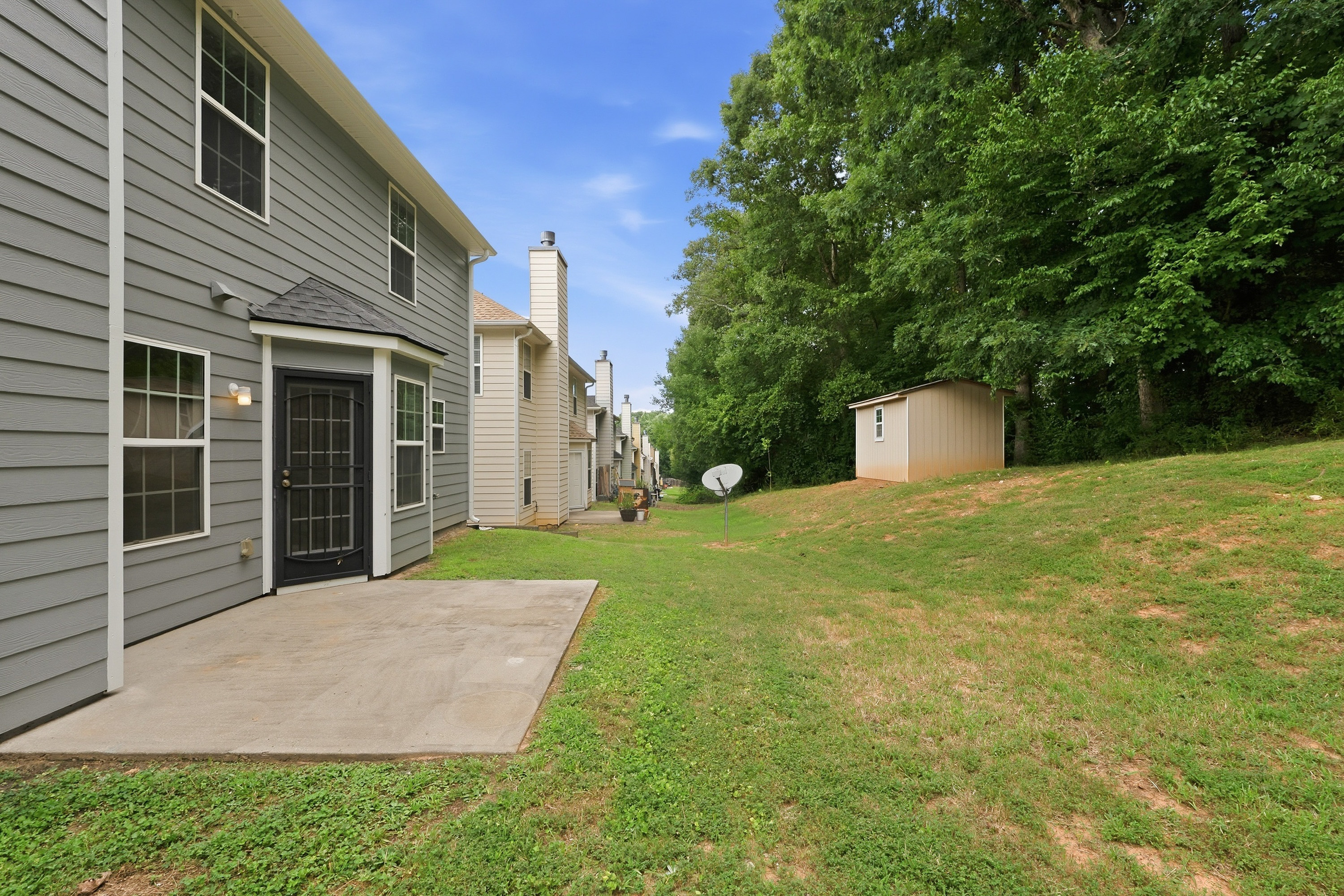 Photo 39 of 41 of 2213 Pine View Trl, Ellenwood, GA