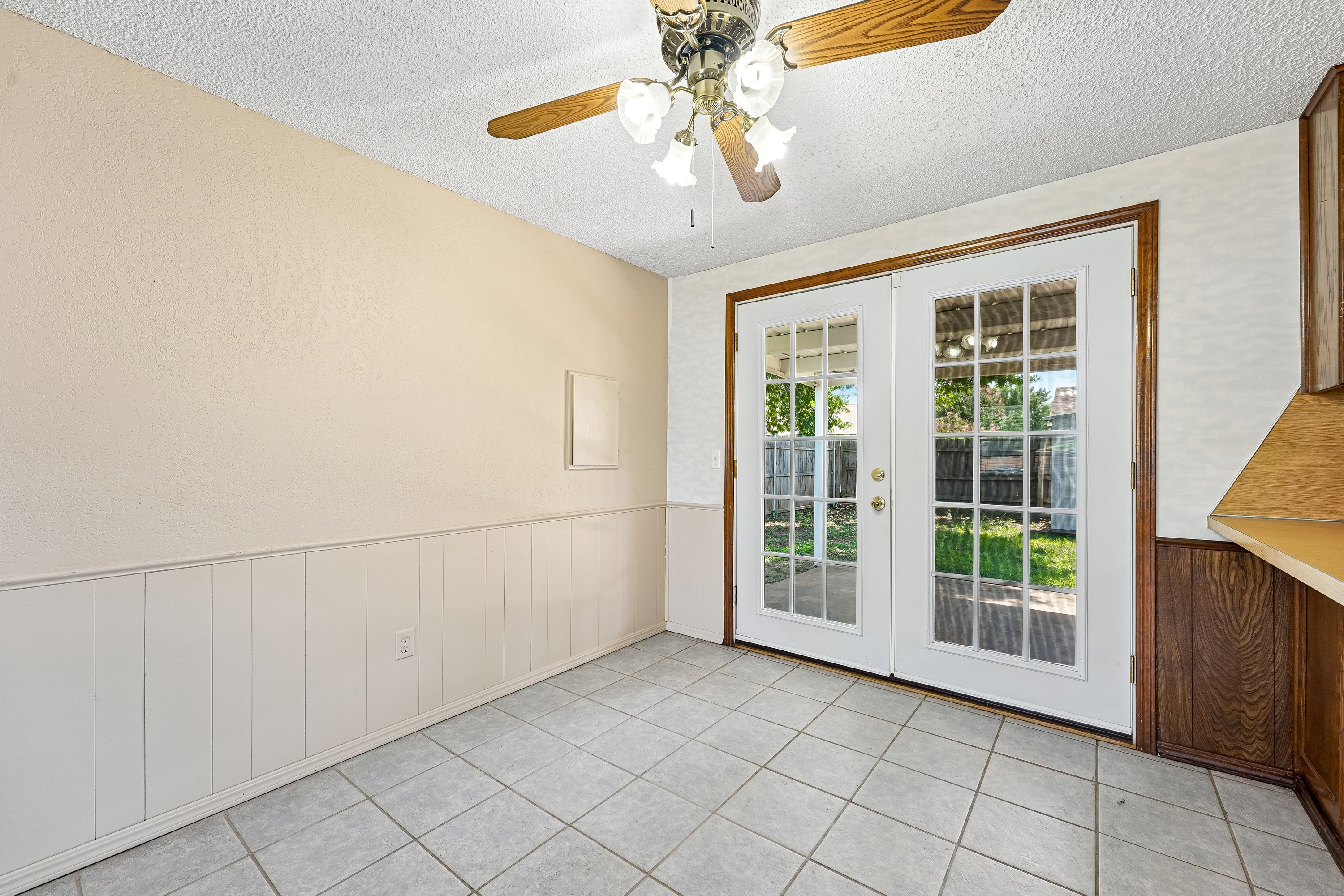 Photo 9 of 20 of 8404 S Brookline Ave, Oklahoma City, OK