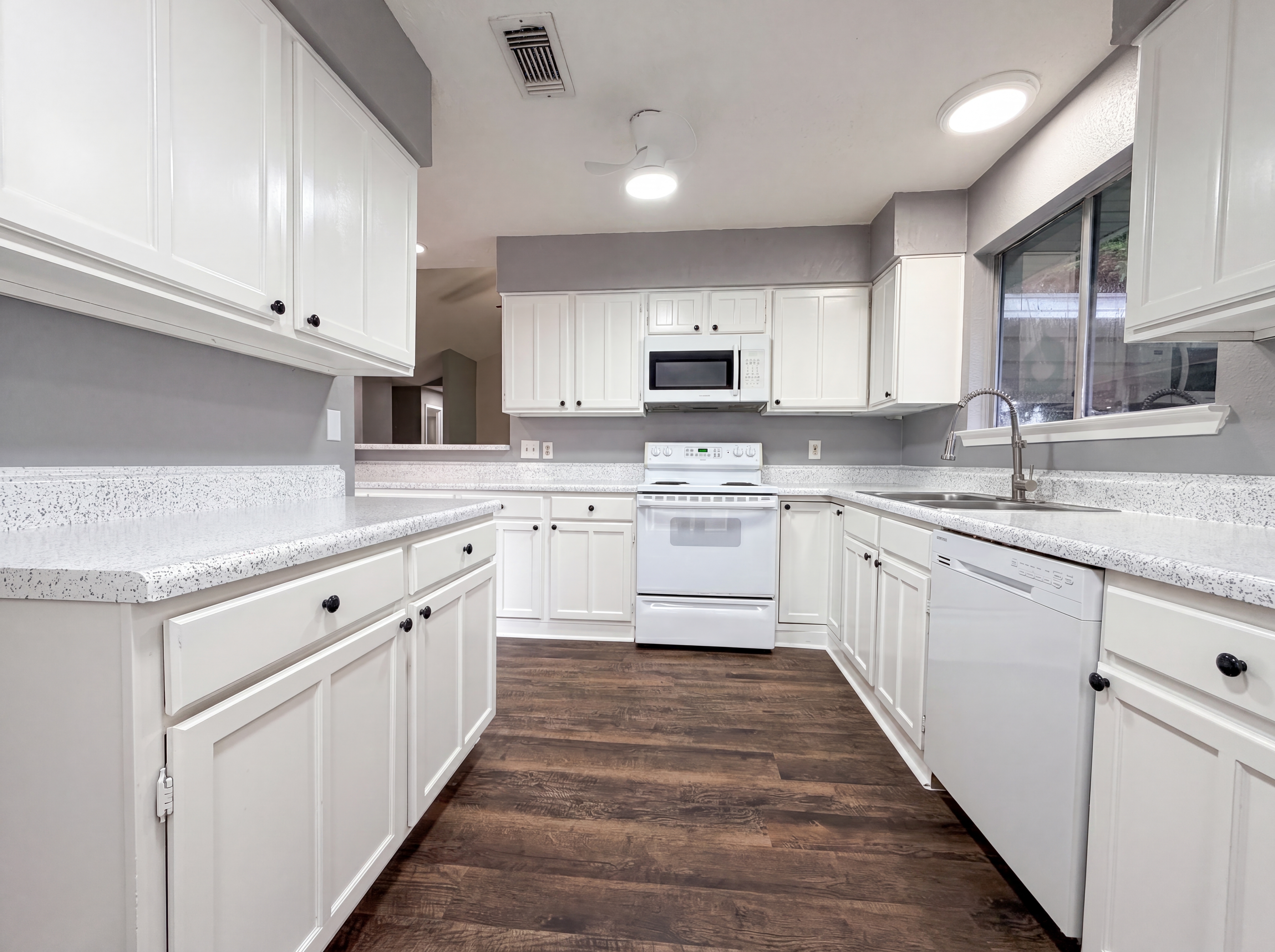 Photo 7 of 17 of 6710 Renfro Dr, Richmond, TX