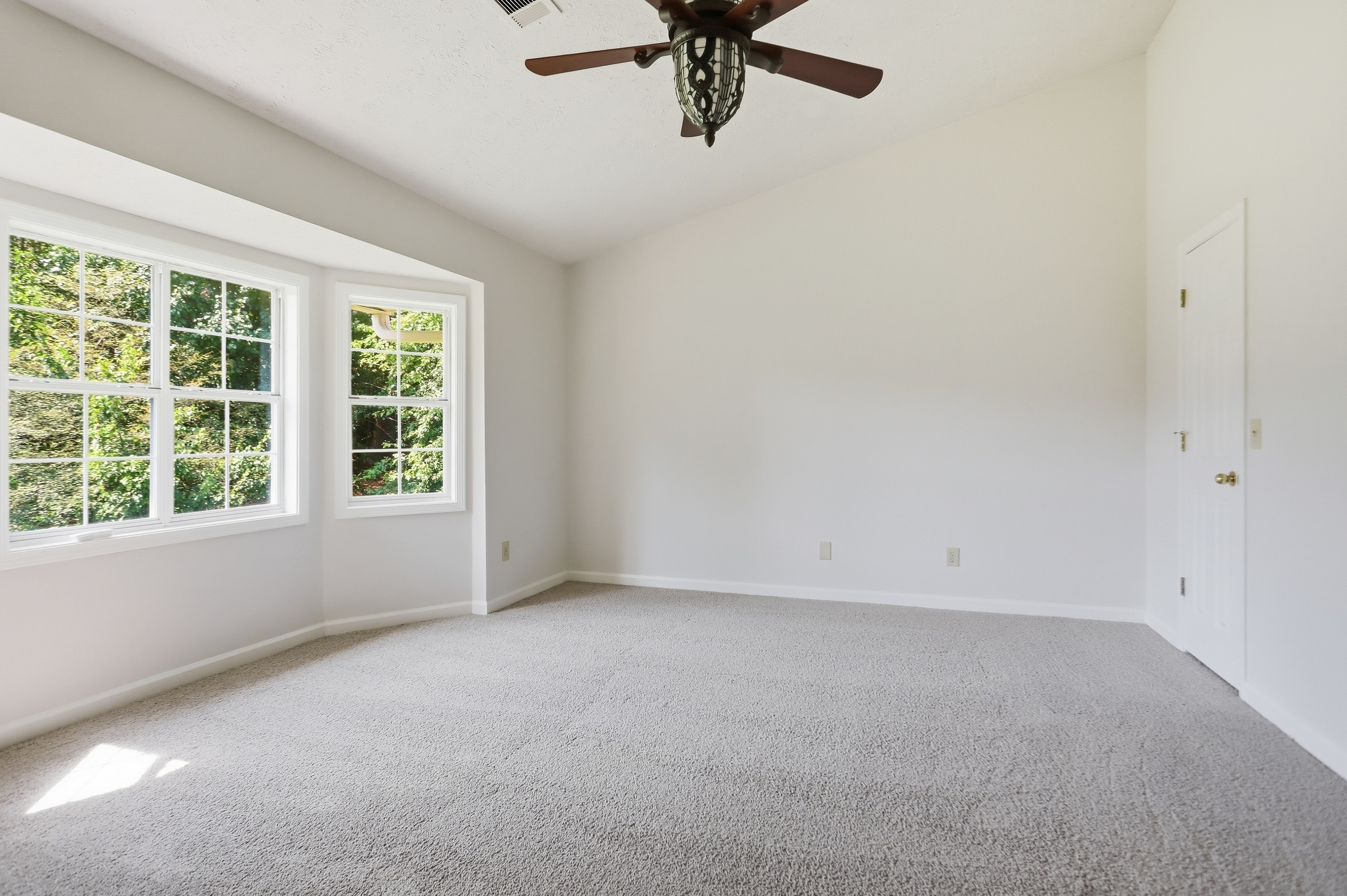 Photo 16 of 38 of 5430 Princeton Oaks Dr, Sugar Hill, GA