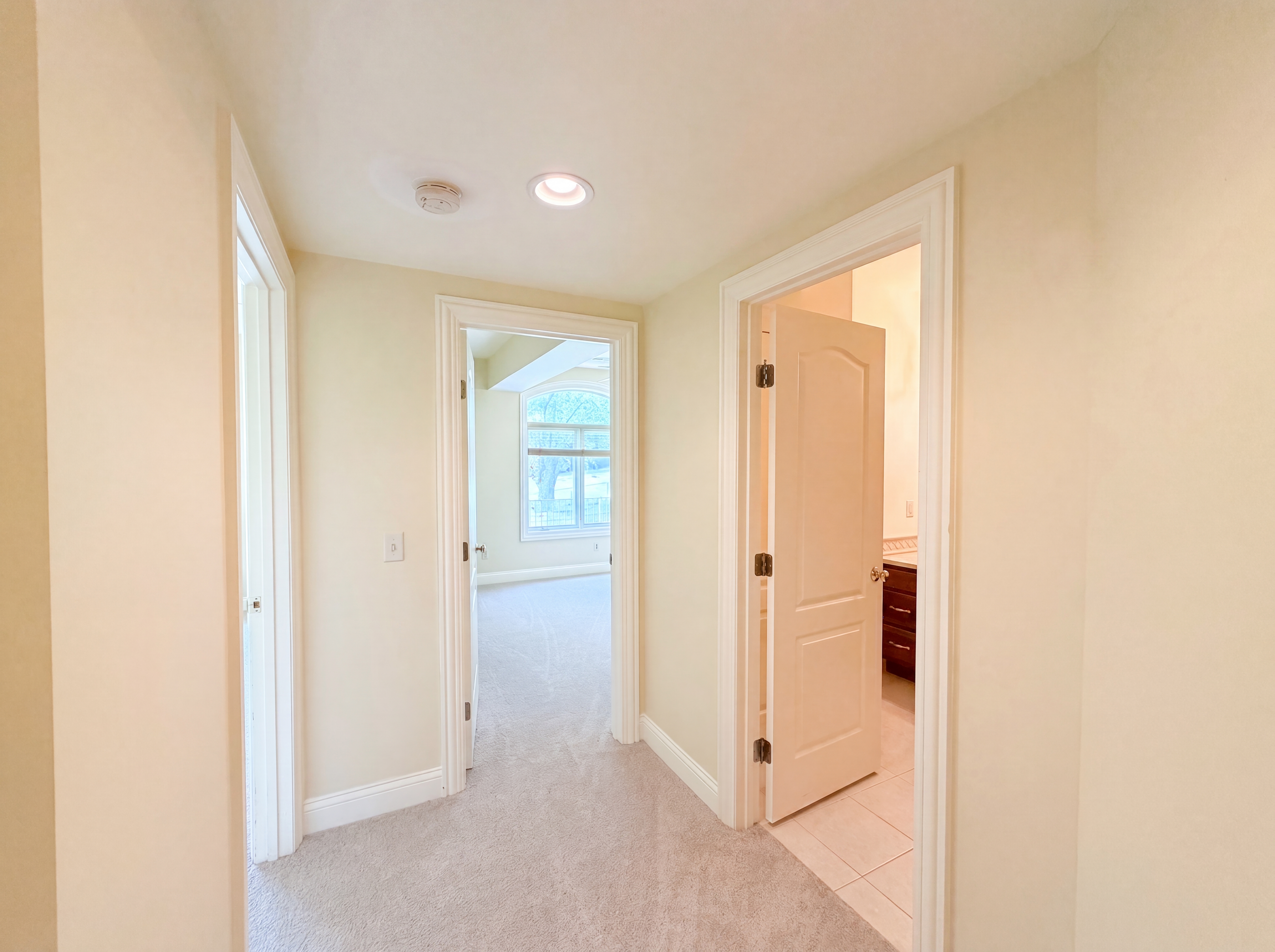 Photo 16 of 38 of 7087 Bridgetown Rd, Cincinnati, OH