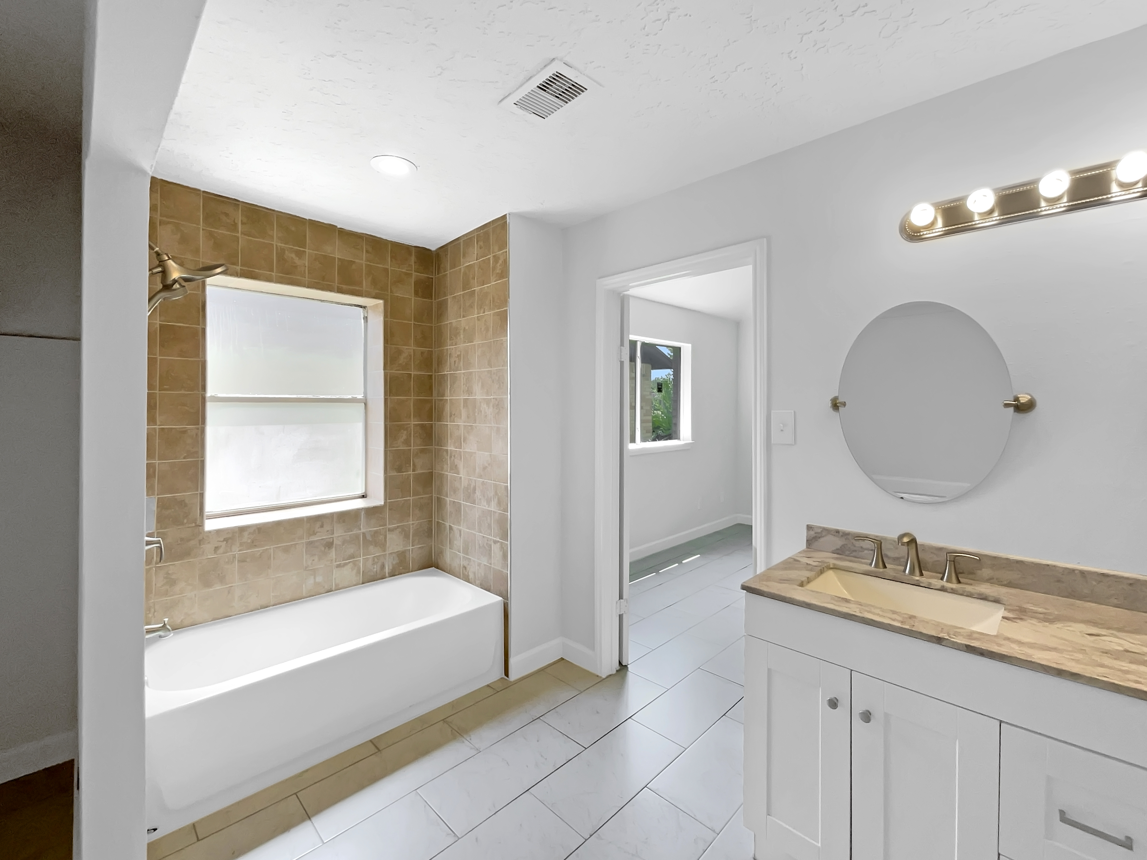 Photo 7 of 19 of 6214 Clayridge Dr, Houston, TX