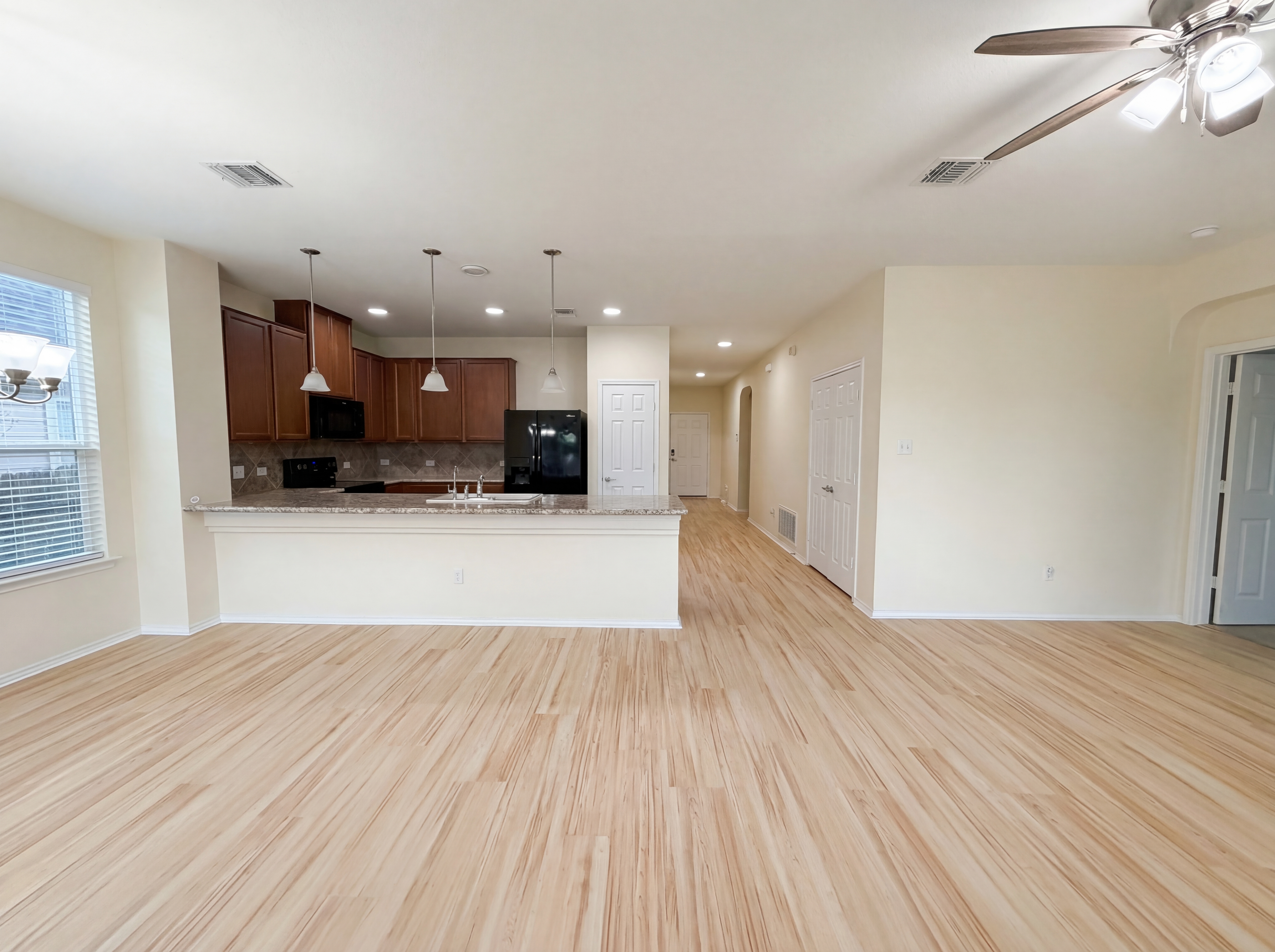 Photo 9 of 17 of 9018 Lonesome Oak Dr, Temple, TX