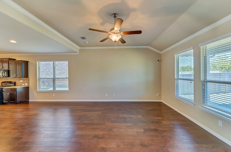 Photo 11 of 27 - 632 Swift Current Dr, Crowley, TX 76036