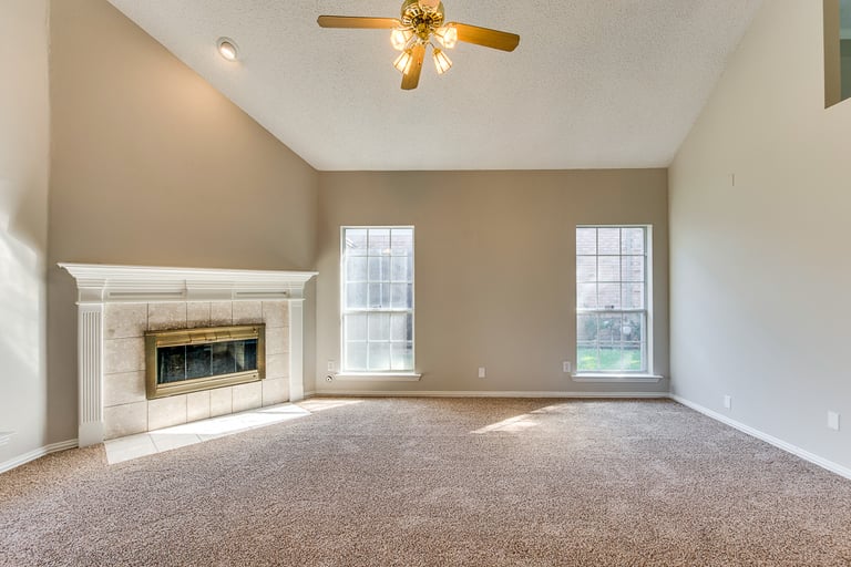 Photo 15 of 38 - 404 Pecan Hollow Dr, Coppell, TX 75019