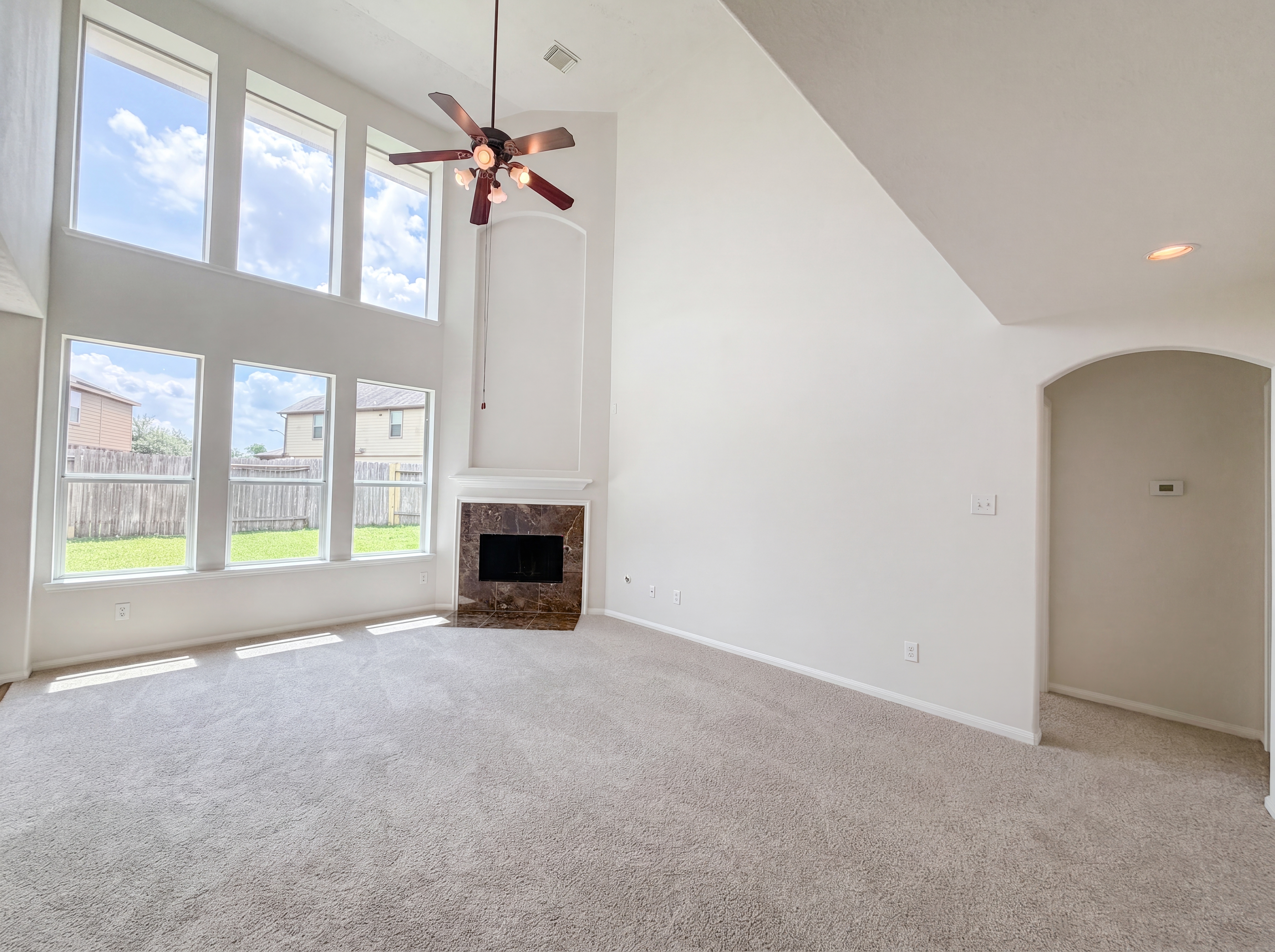 Photo 3 of 26 of 6510 Briar Moss Ln, Katy, TX
