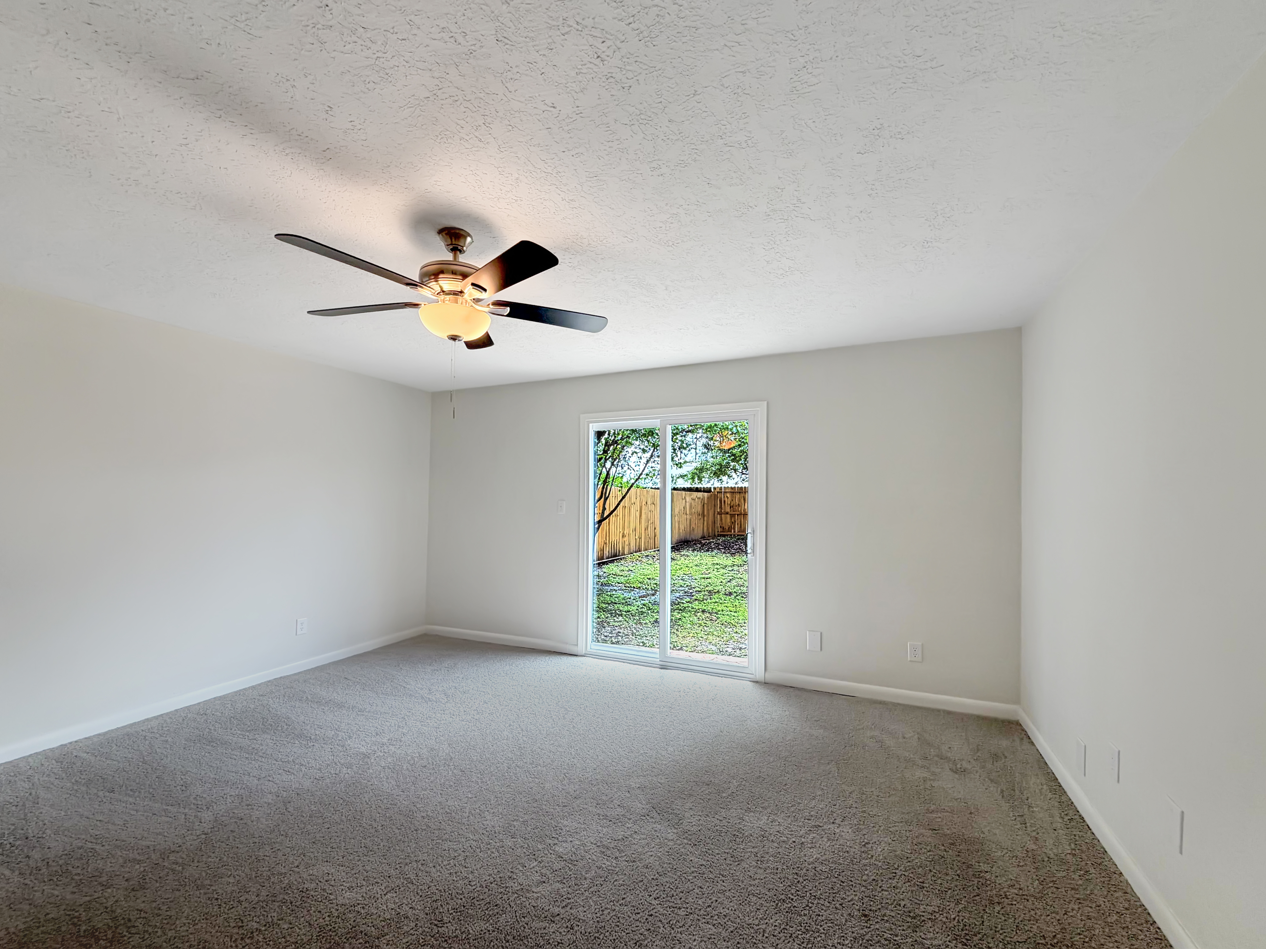 Photo 17 of 24 of 11307 Wickersham Ln, Houston, TX