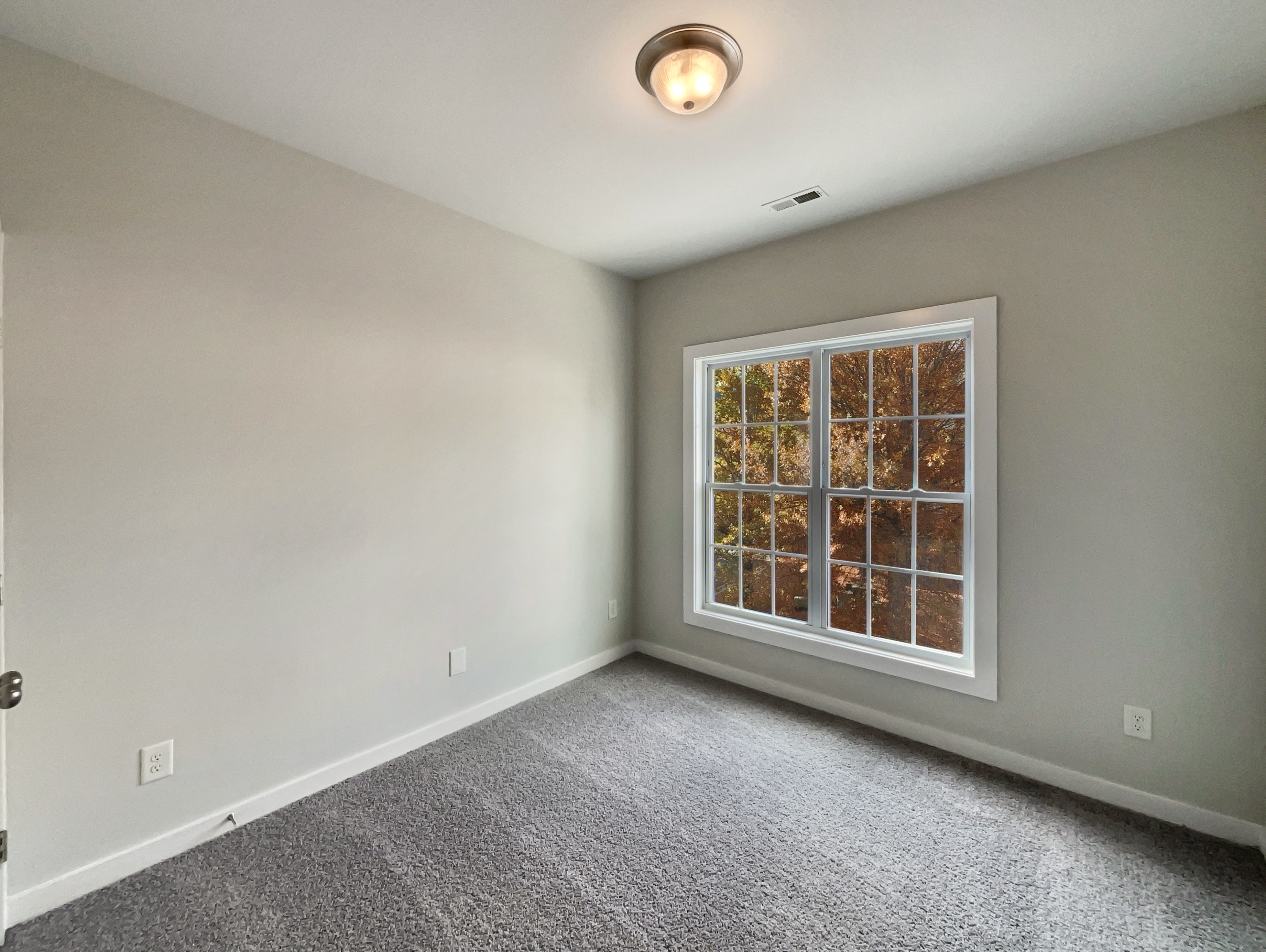 Photo 15 of 22 of 2321 Silver Crescent Dr, Charlotte, NC
