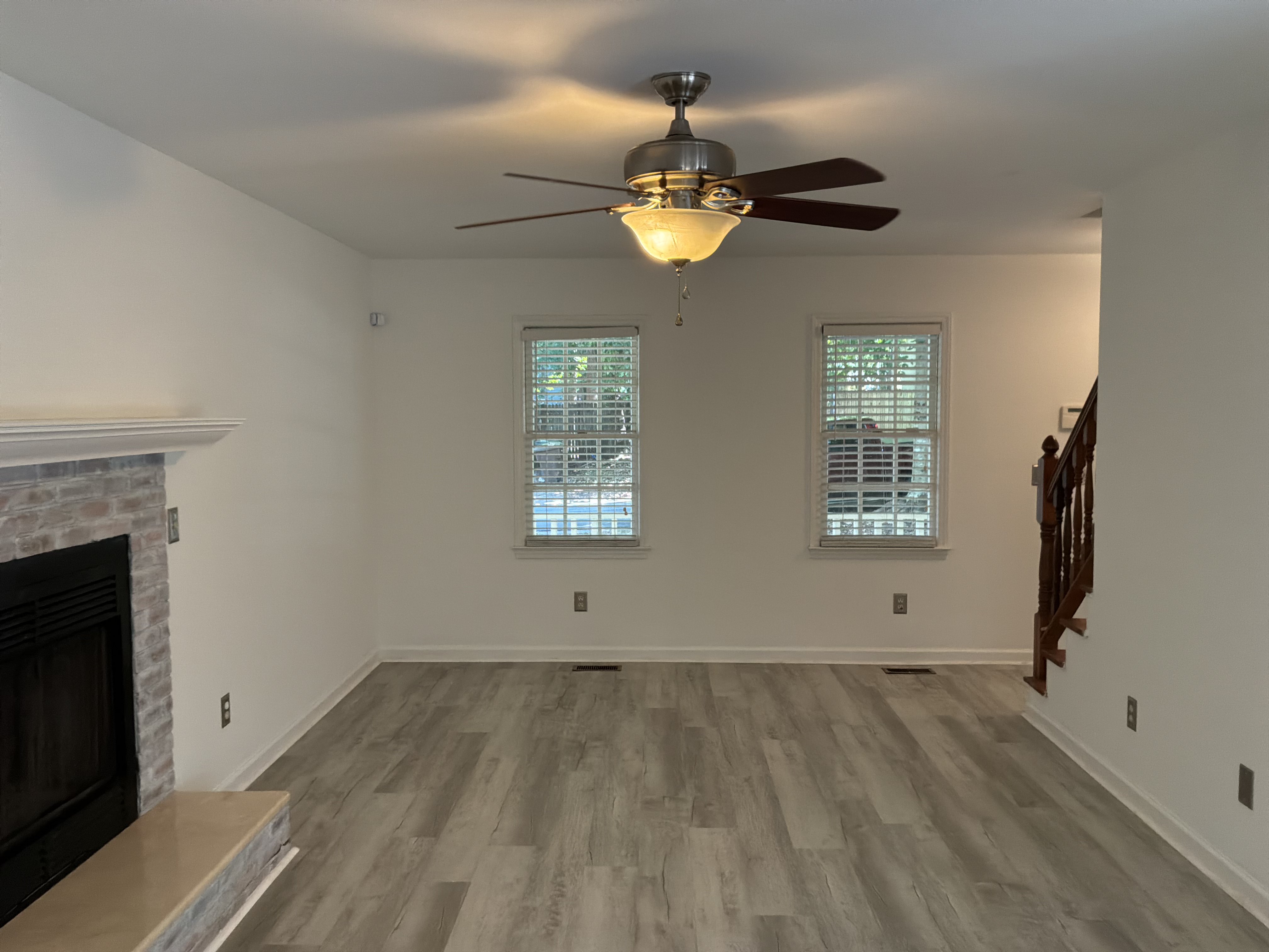 Photo 9 of 27 of 4219 King Edward Ct, Greensboro, NC