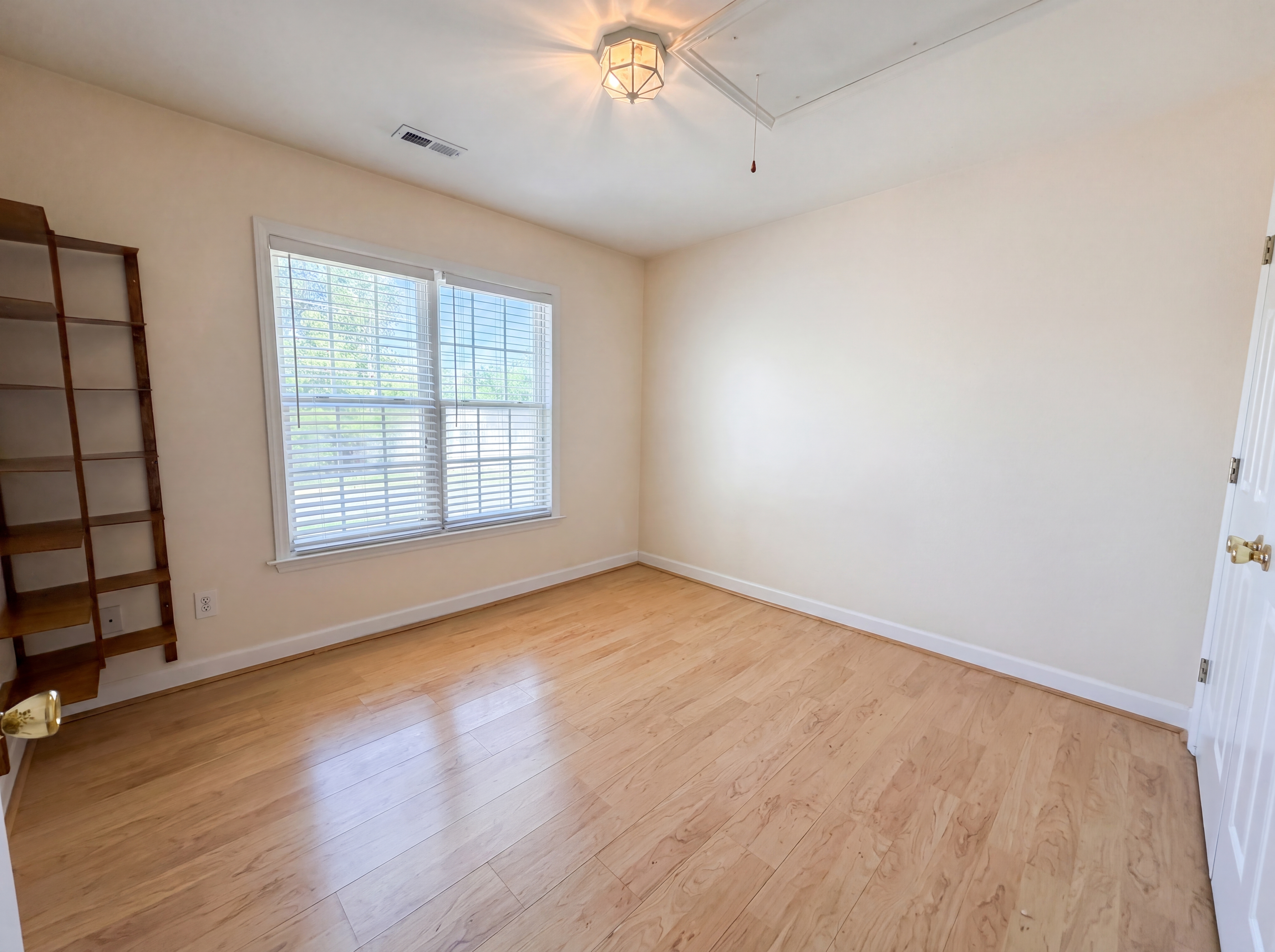 Photo 9 of 16 of 4528 Lasley Dr, Winston Salem, NC