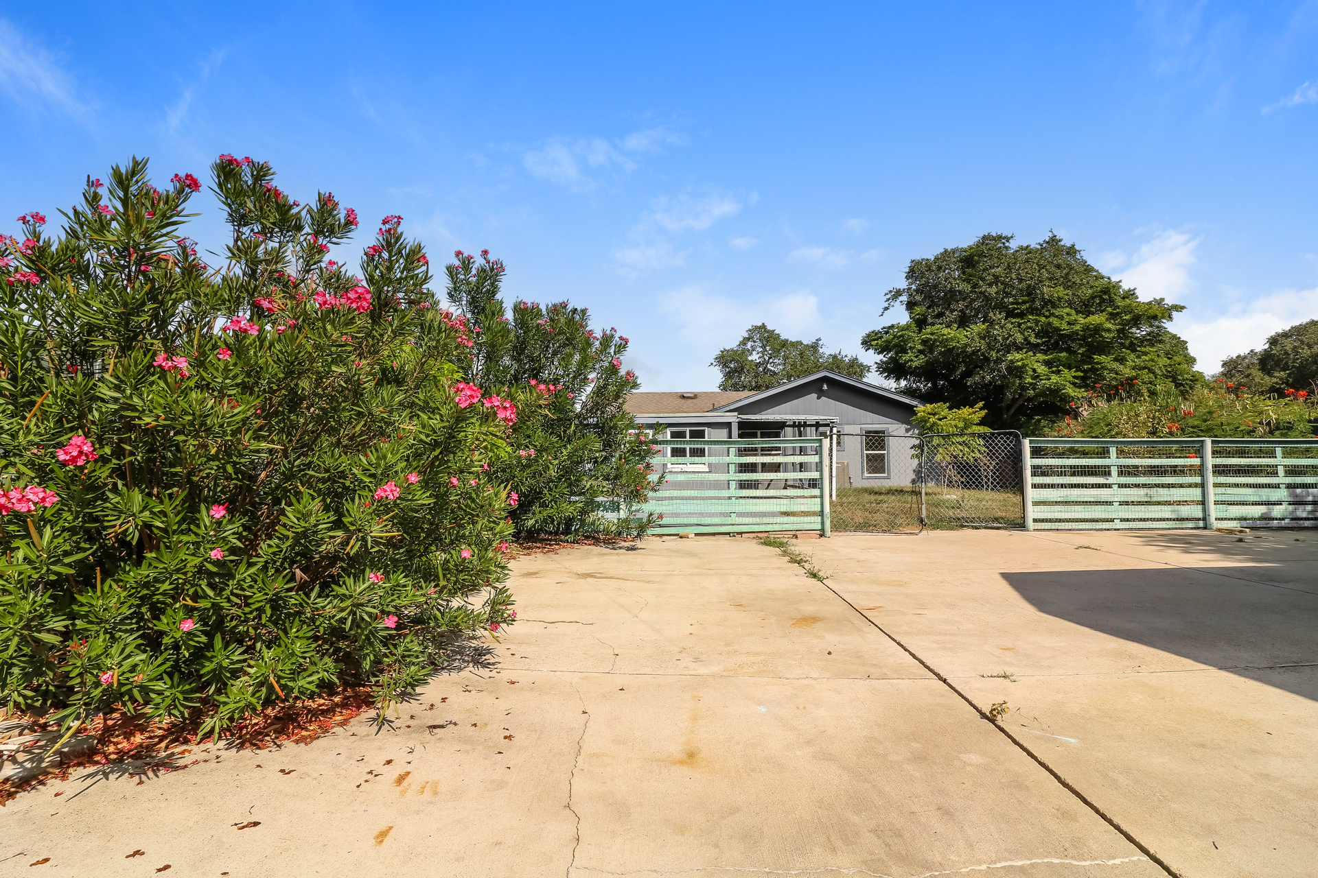 Photo 20 of 21 of 306 N Houston St, Aransas Pass, TX