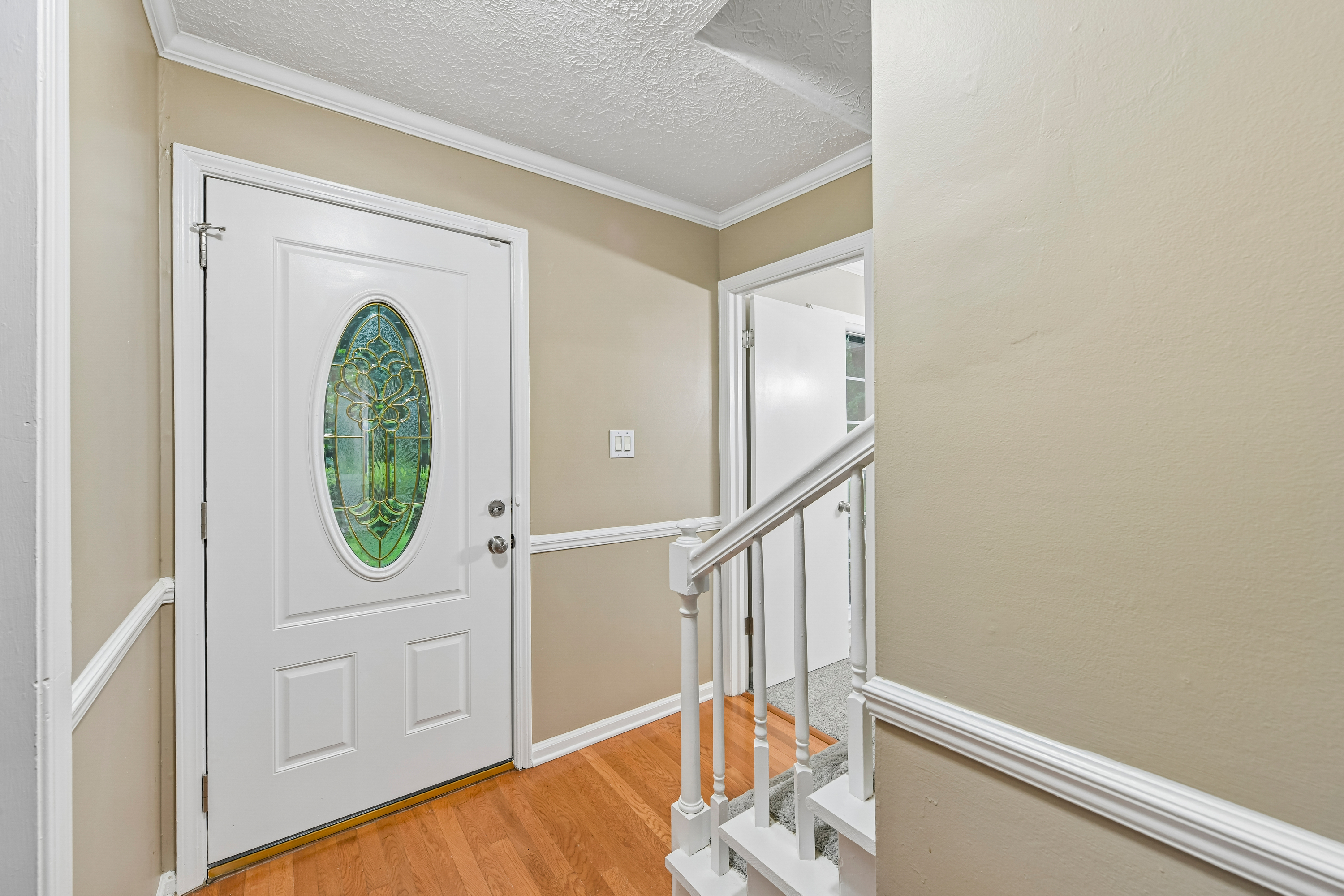 Photo 10 of 38 of 714 Continental Dr, Lawrenceville, GA