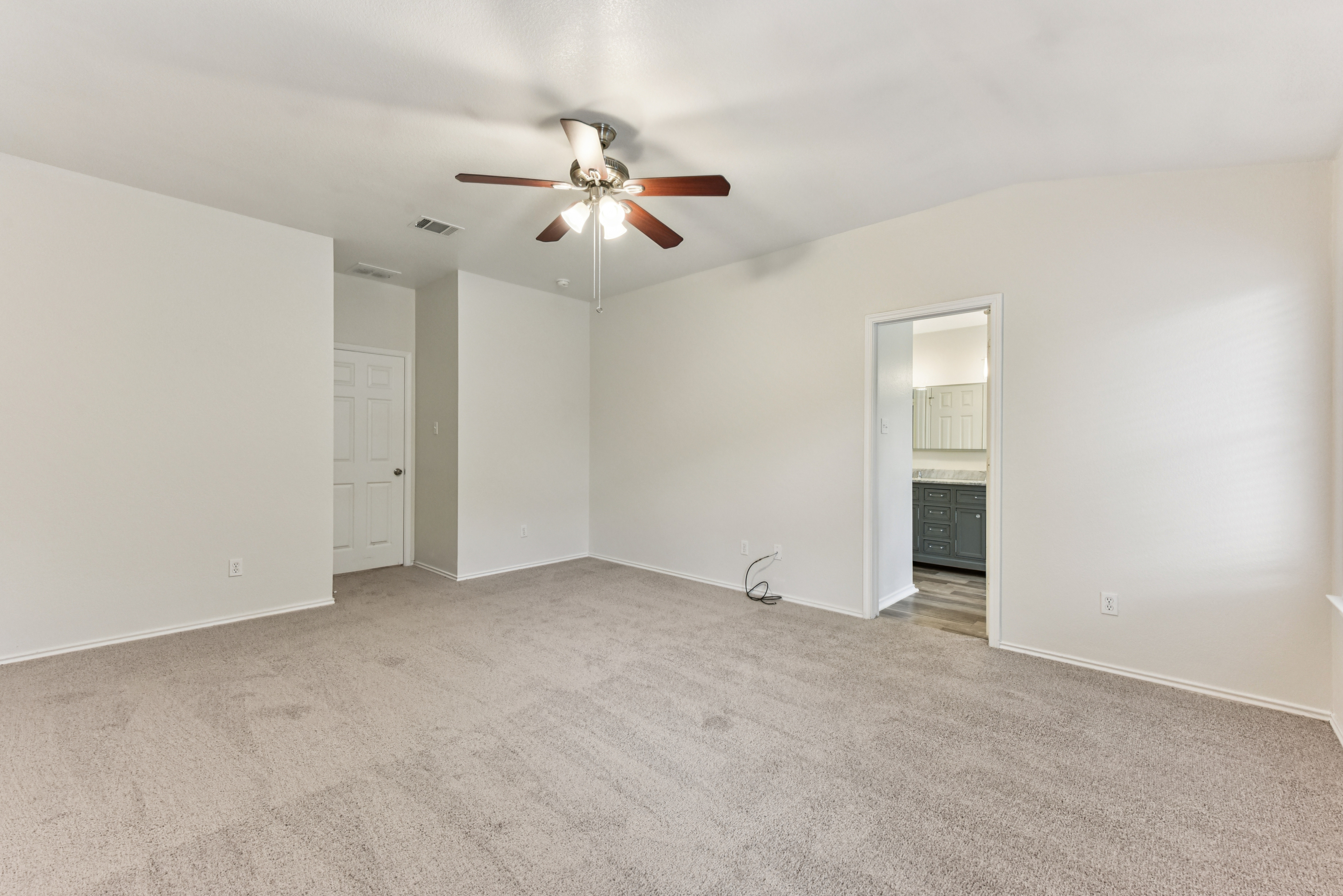 Photo 17 of 37 of 745 Covent Dr, Kyle, TX