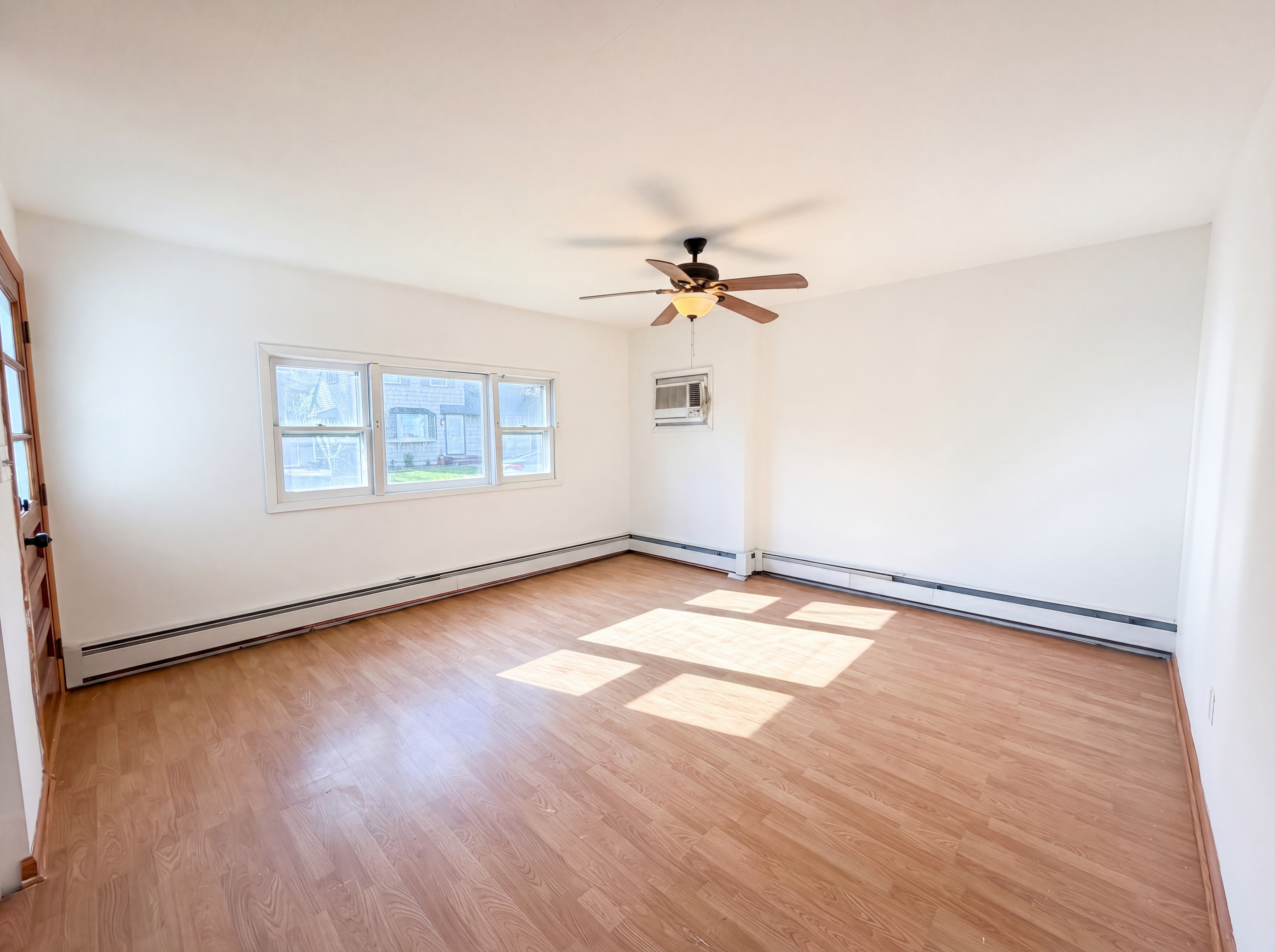 Photo 3 of 25 of 578 Garden Ave, Woodbridge, NJ