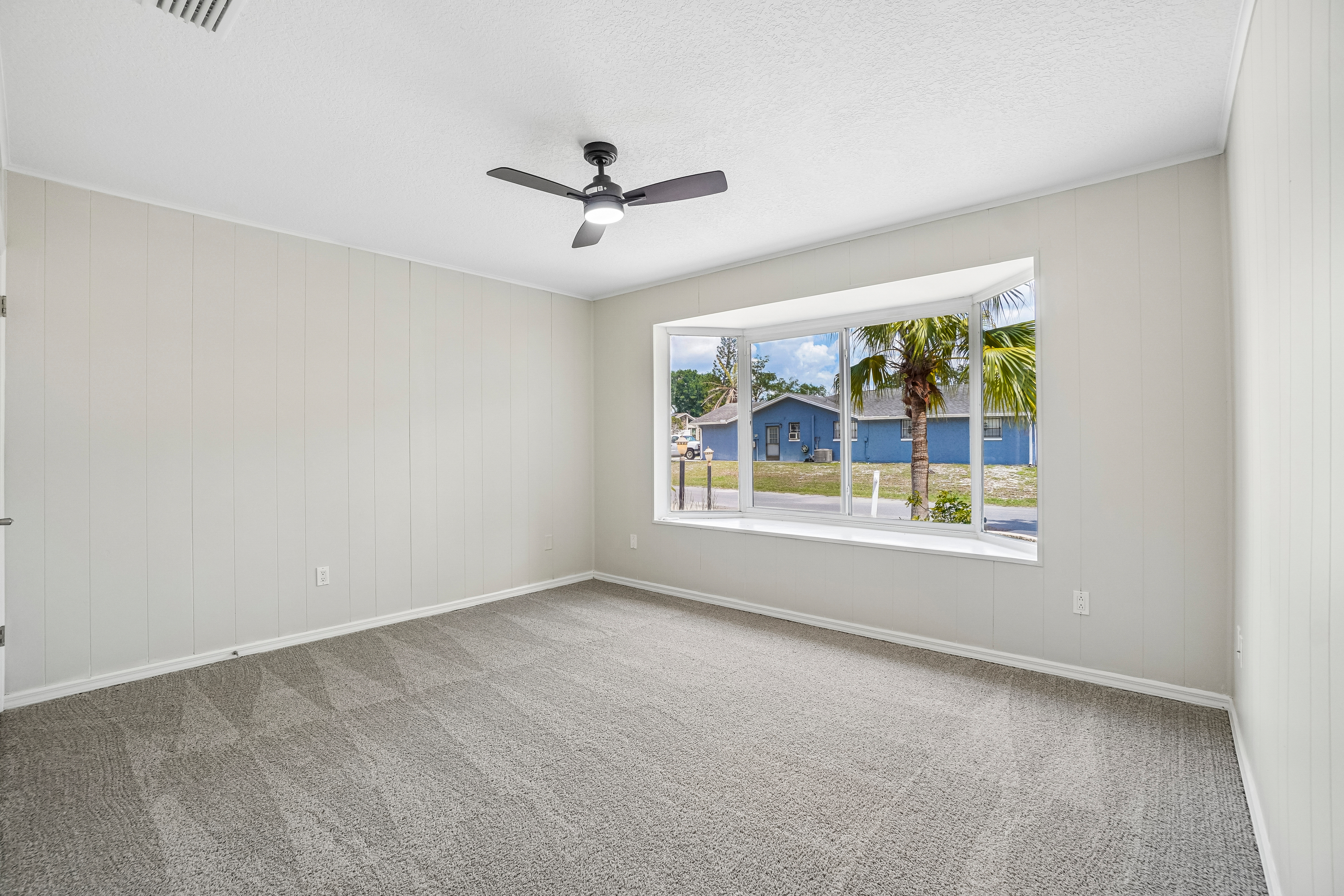 Photo 4 of 63 of 5609 Executive Dr, New Port Richey, FL