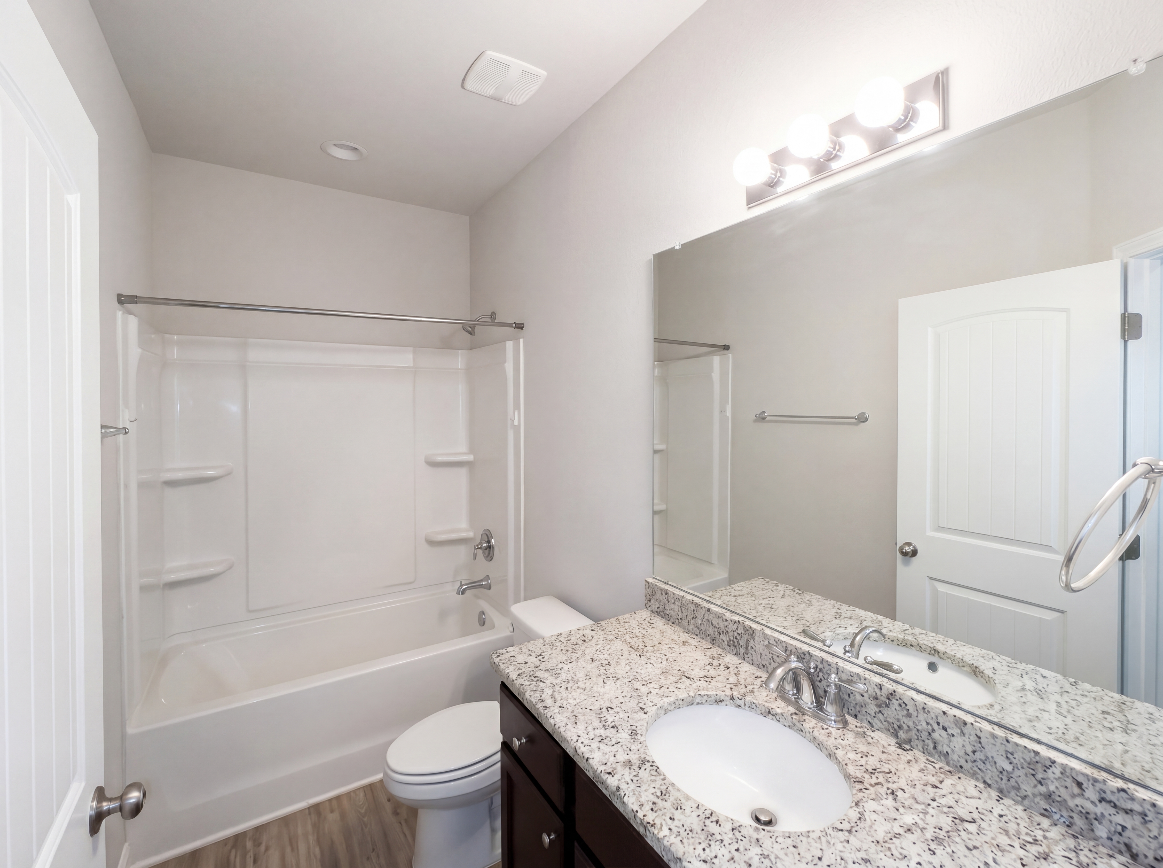 Photo 10 of 18 of 1740 Covington Ln, Foley, AL