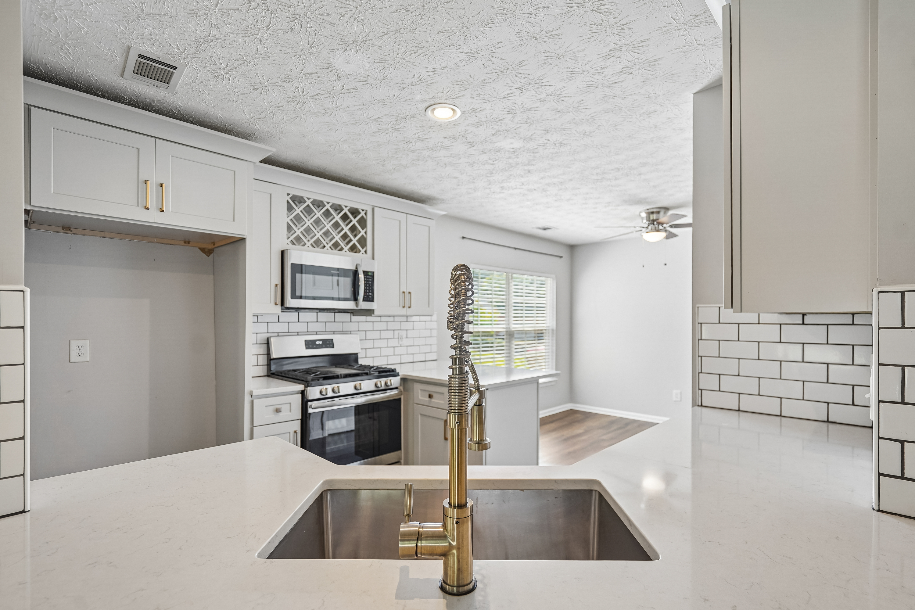 Photo 23 of 31 of 2213 Skylar Leigh Dr, Buford, GA