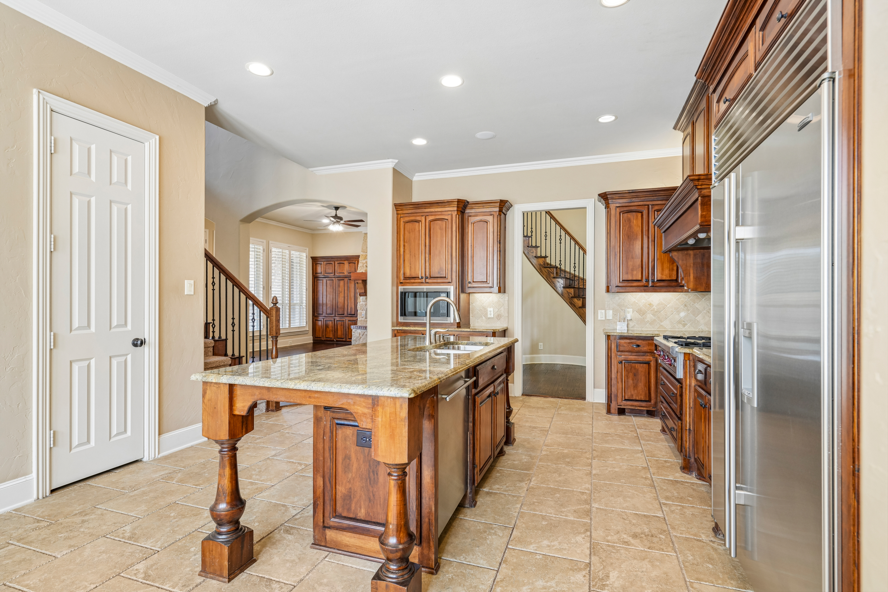 Photo 10 of 56 of 2800 Seven Shields Ln, Lewisville, TX