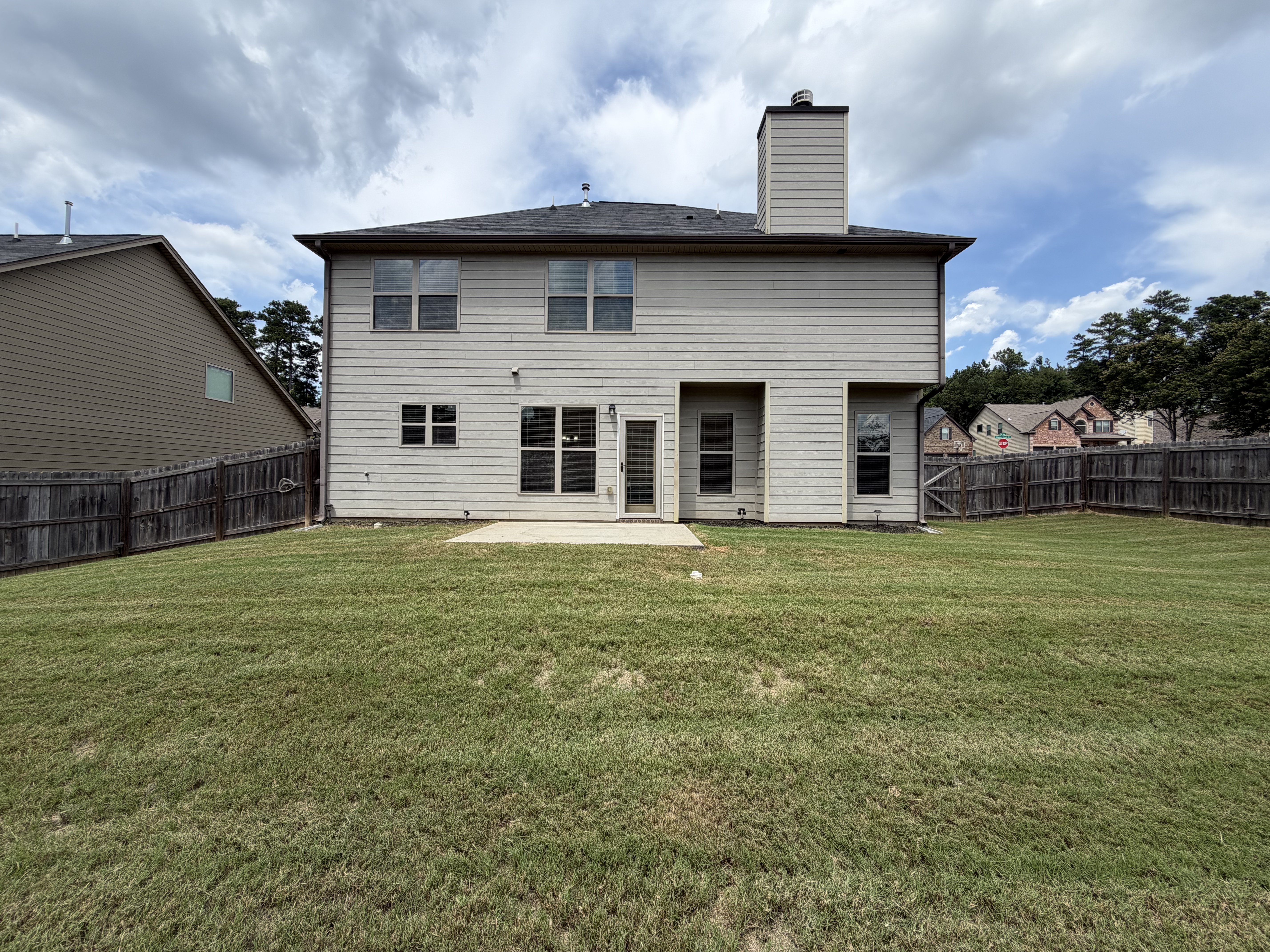 Photo 5 of 18 of 6543 Chason Woods Ct, Jonesboro, GA