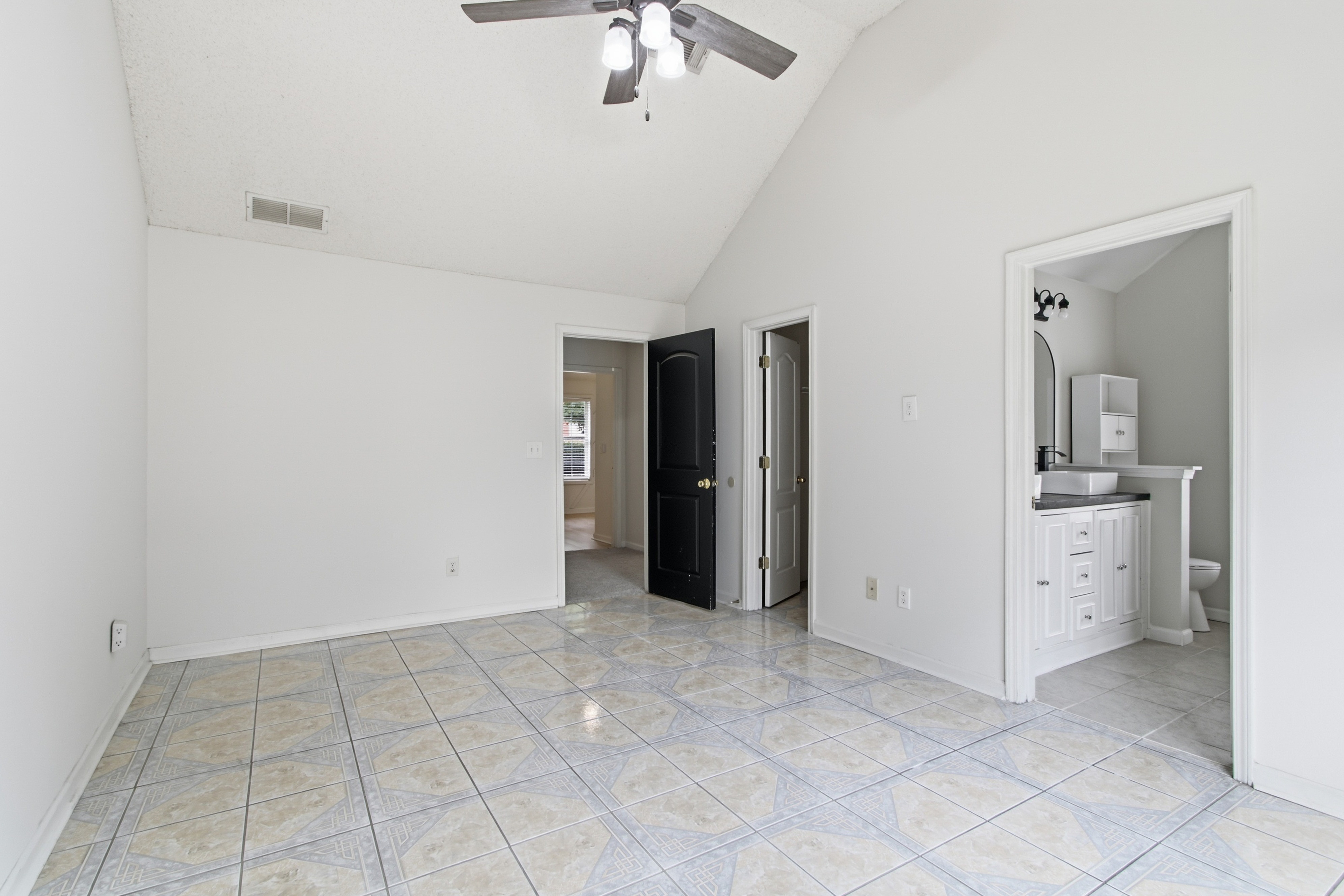 Photo 15 of 31 of 3708 Walnut Creek Way, Lithonia, GA