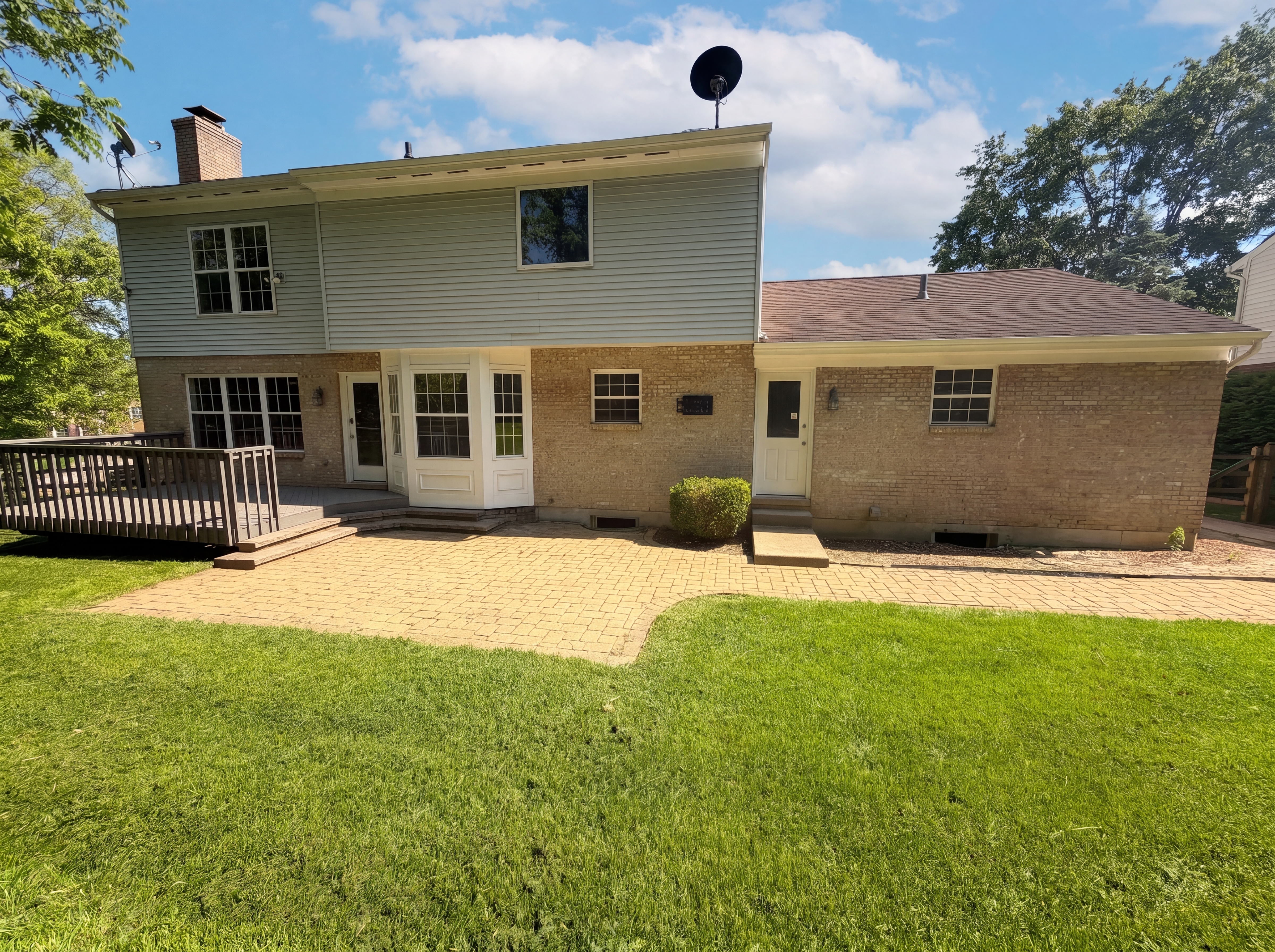 Photo 5 of 32 of 12173 Village Woods Dr, Cincinnati, OH
