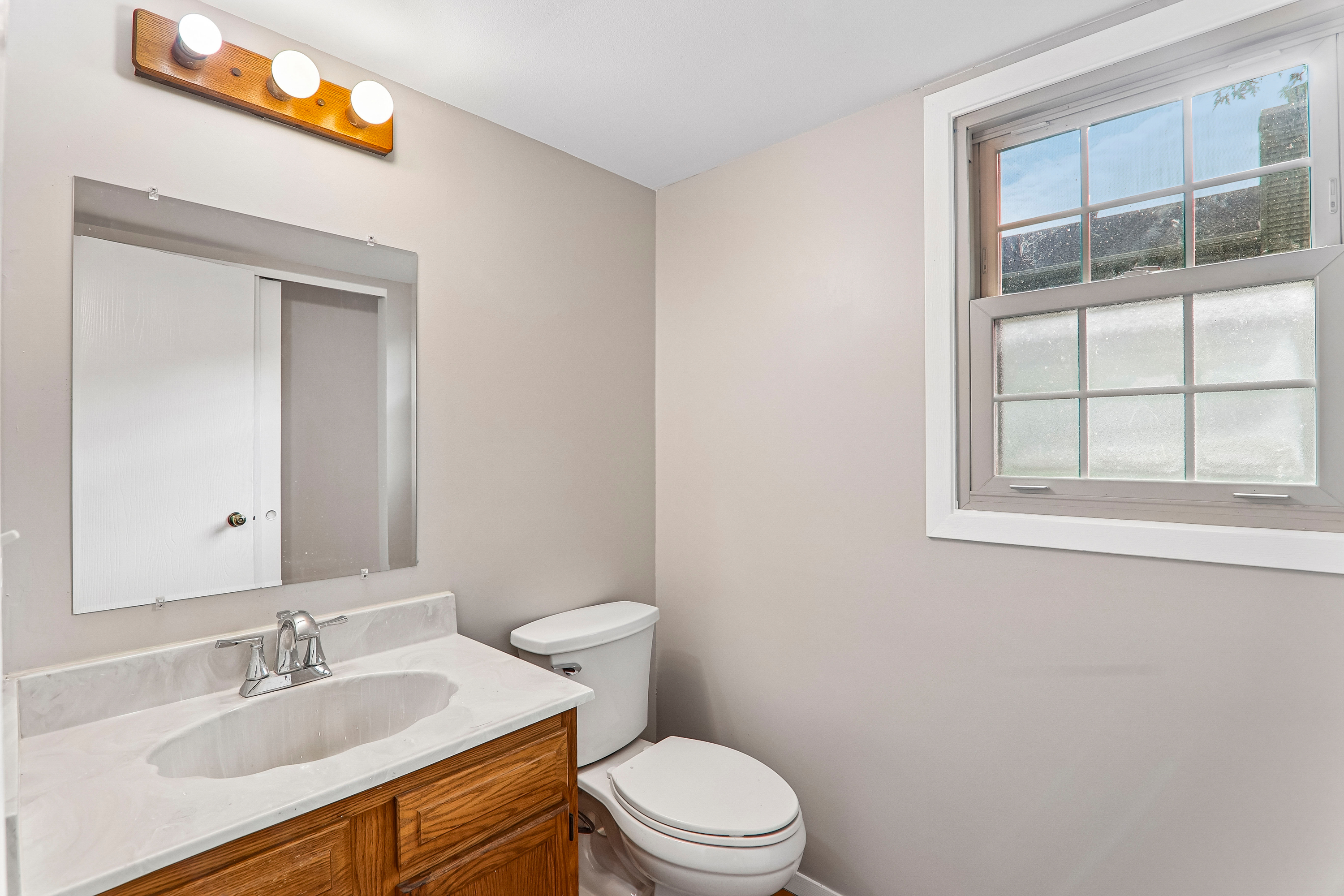 Photo 13 of 41 of 4399 Bluebird Ct, Gurnee, IL