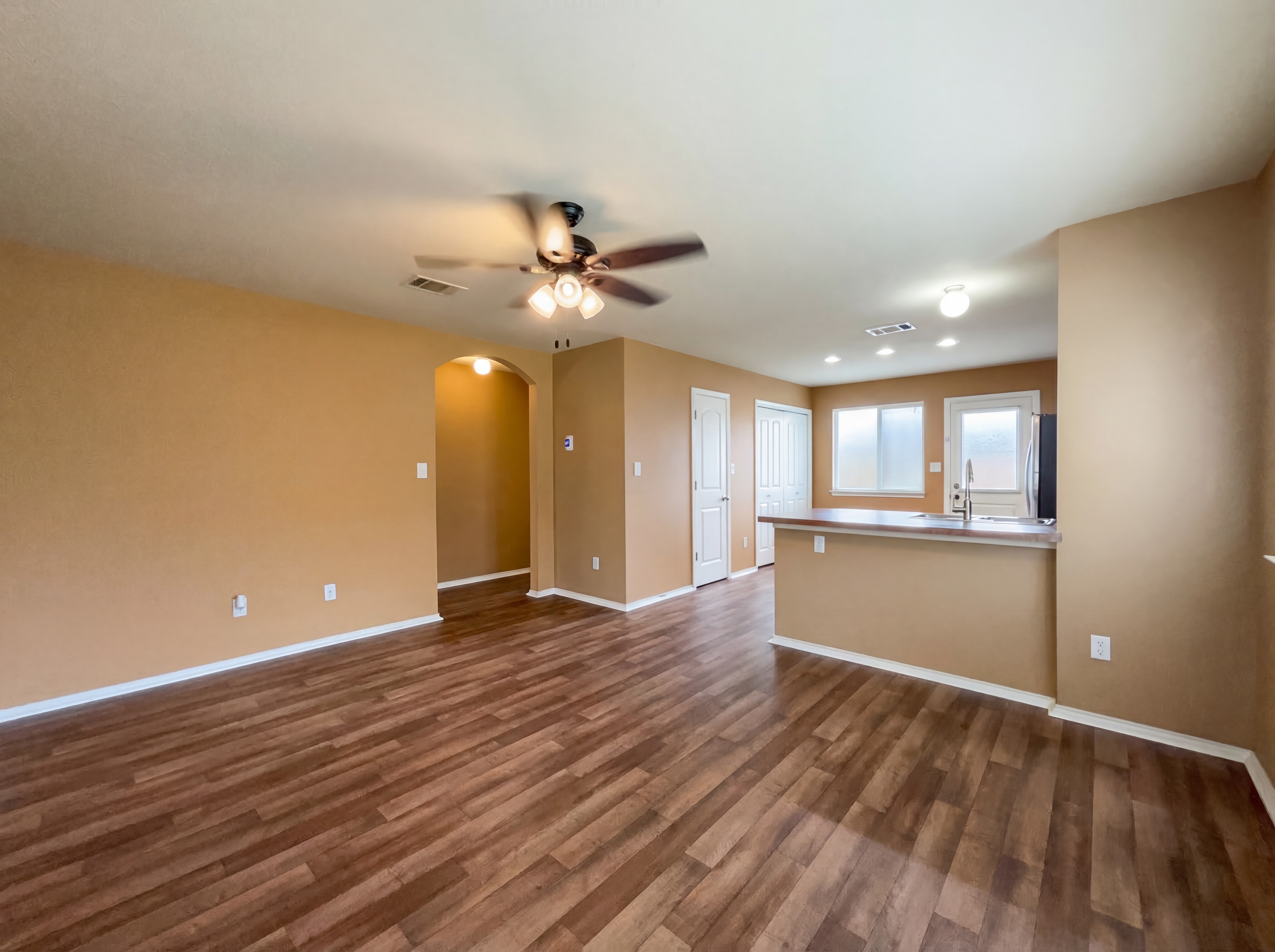 Photo 3 of 34 of 15102 Imes Ln, Austin, TX