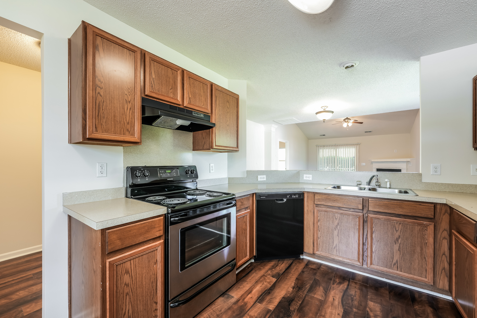 Photo 11 of 21 of 1296 River Rock Rd, Hanahan, SC