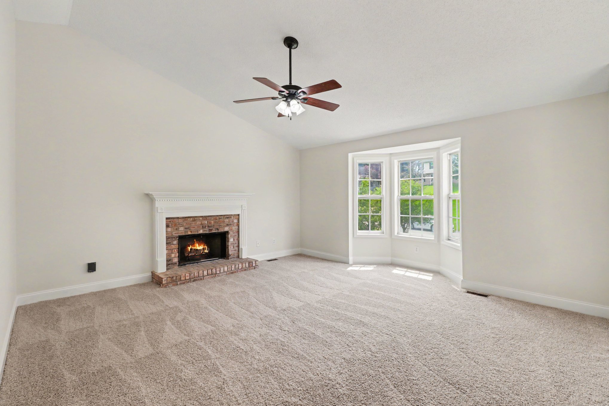 Photo 3 of 17 of 18 Broadlands Dr, White, GA