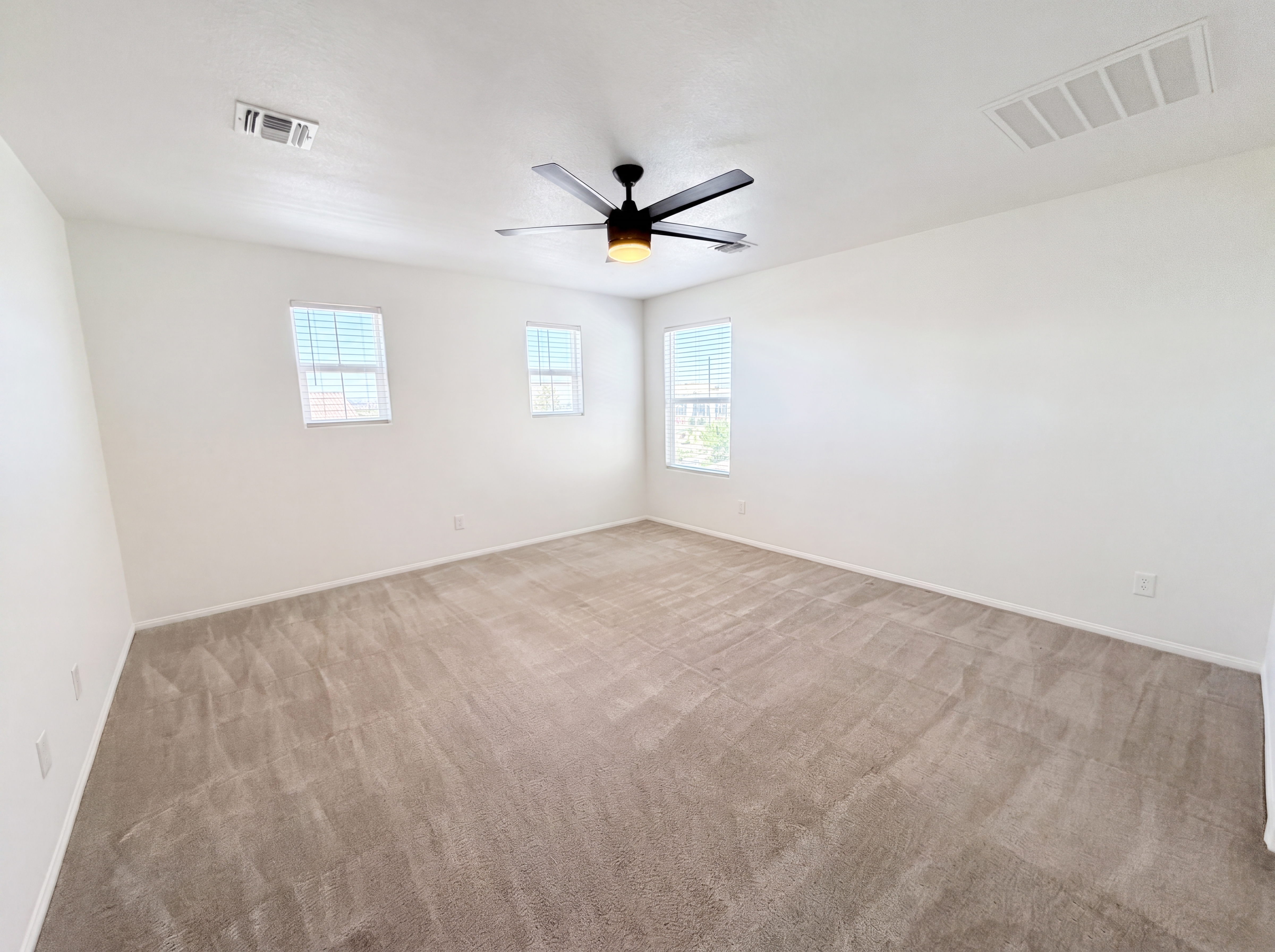 Photo 20 of 43 of 932 E Dorrell Ln, North Las Vegas, NV