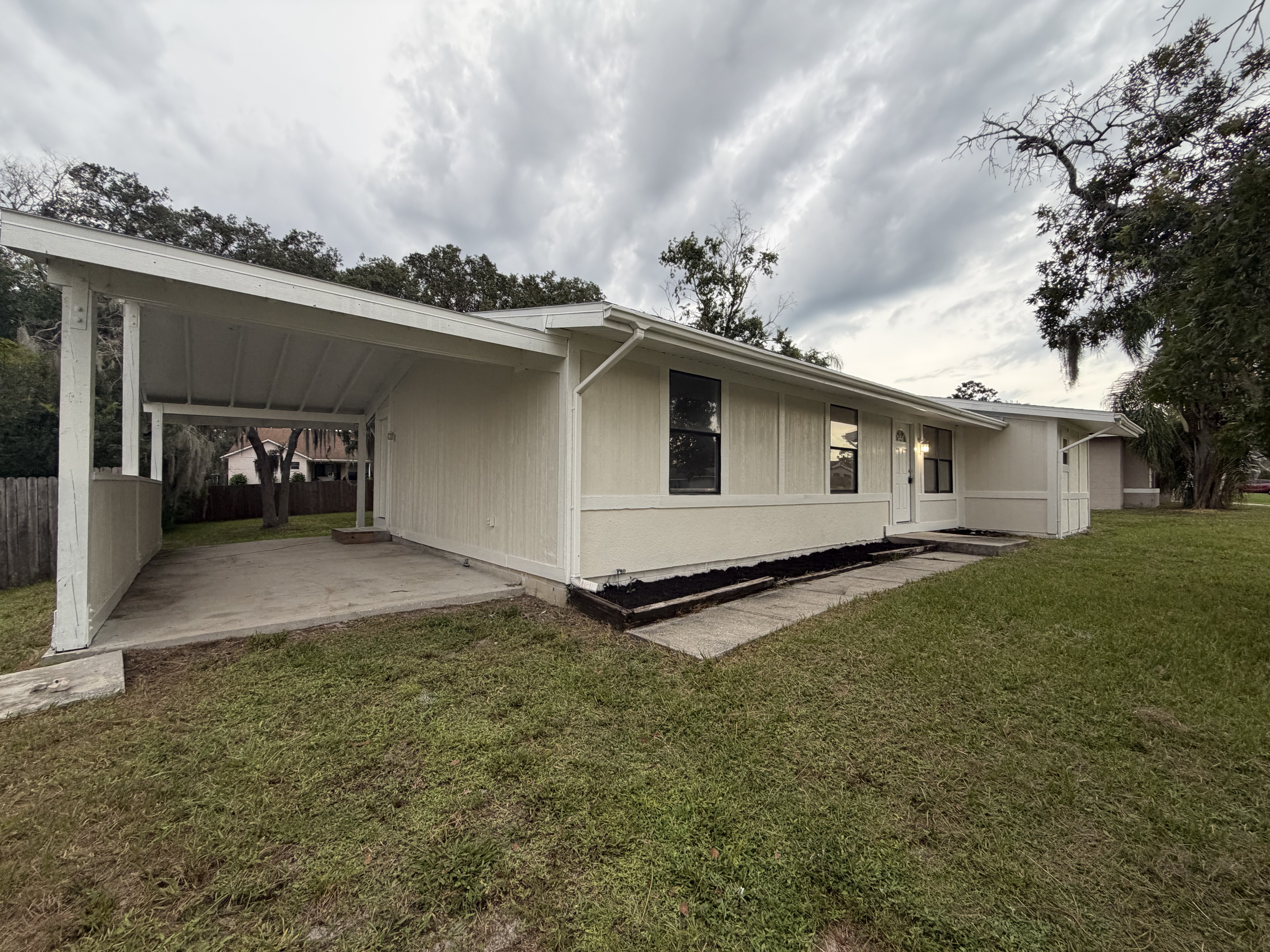 Photo 18 of 20 of 3004 Hunkin Cir, Deltona, FL