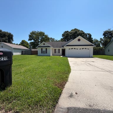Property photo 1 of 220 Chestnut Ct