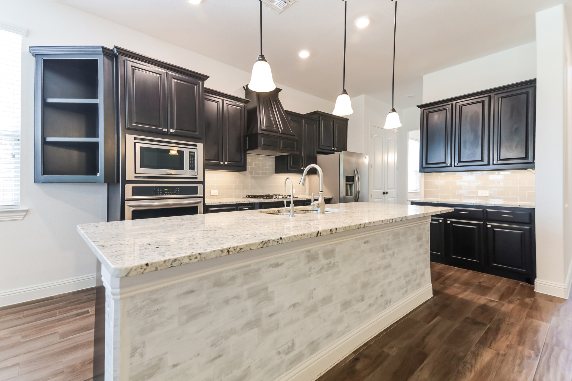 Photo 4 of 22 of 10812 Marble Falls Pl, McKinney, TX