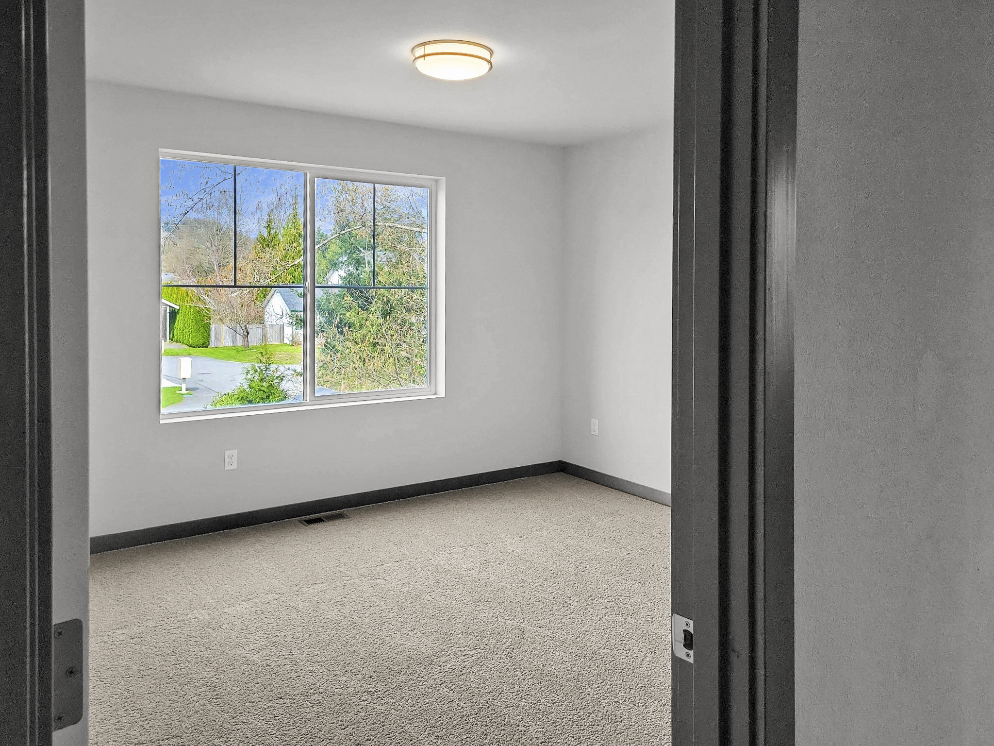 Photo 12 of 20 of 511 Debbie Dr, Sedro Woolley, WA