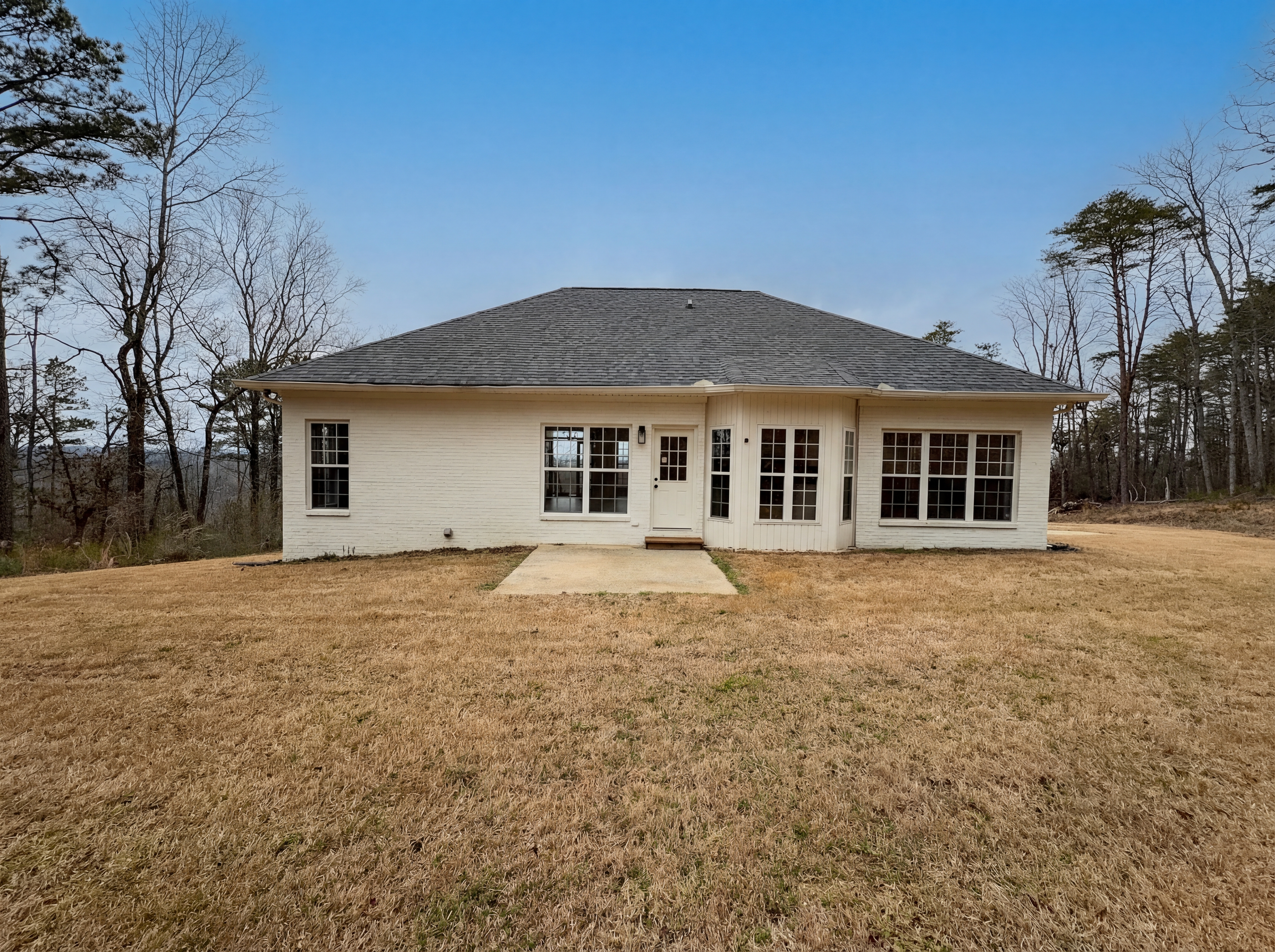 Photo 5 of 18 of 1250 Lakeside Dr, McCalla, AL