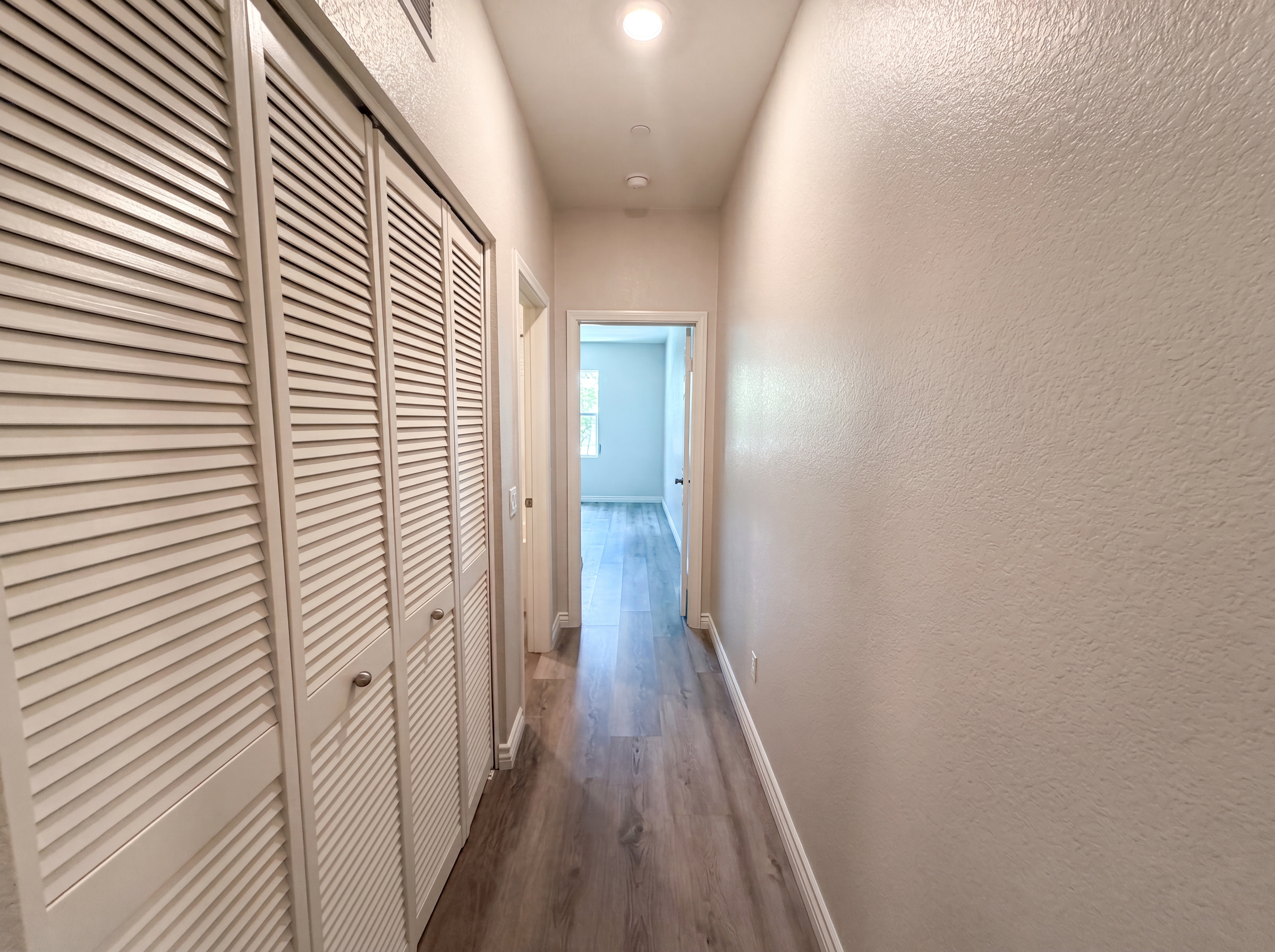 Photo 10 of 19 of 2460 Fernwood Ln, Perris, CA