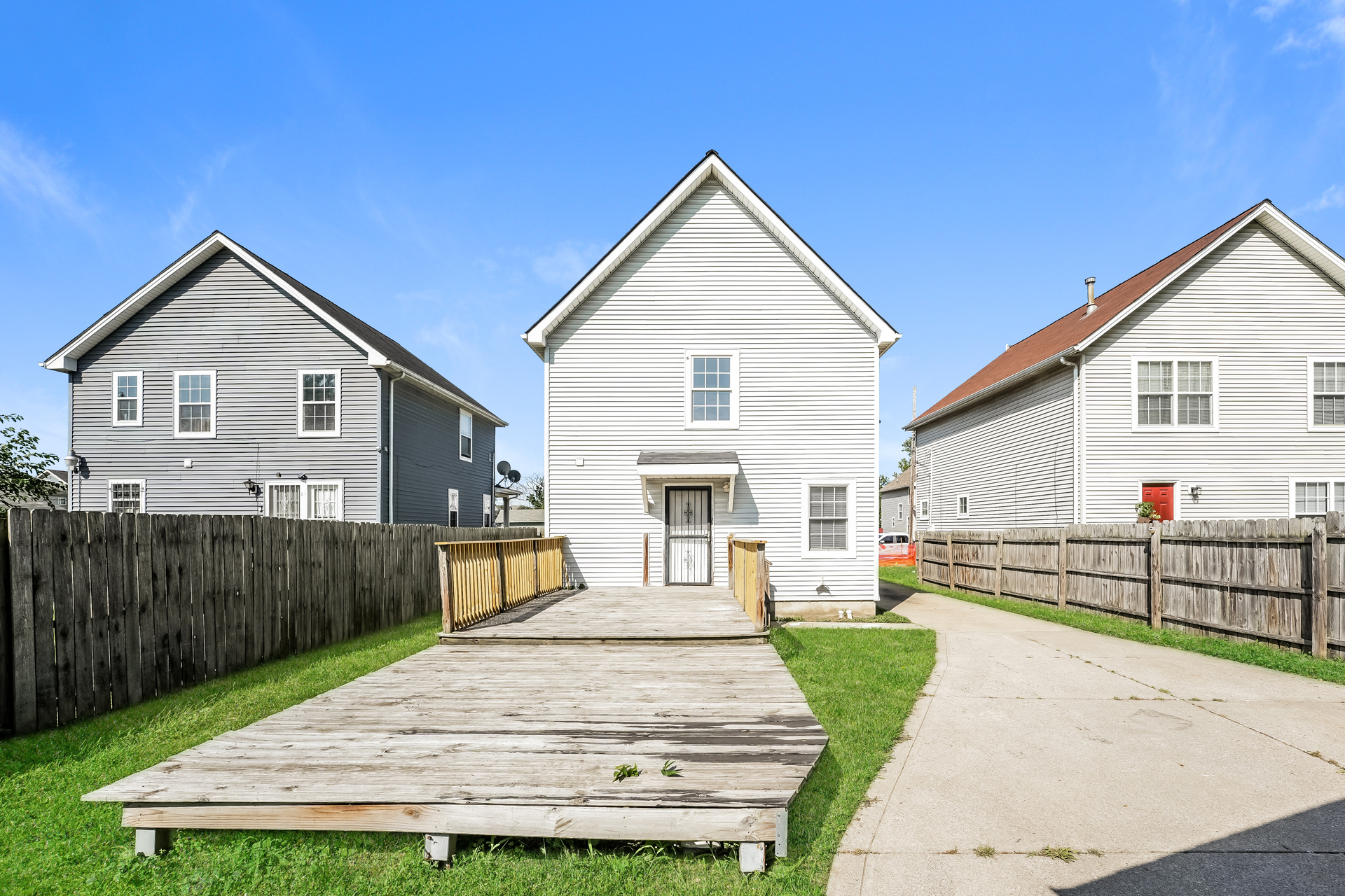 Photo 5 of 21 of 2437 E 64th St, Cleveland, OH