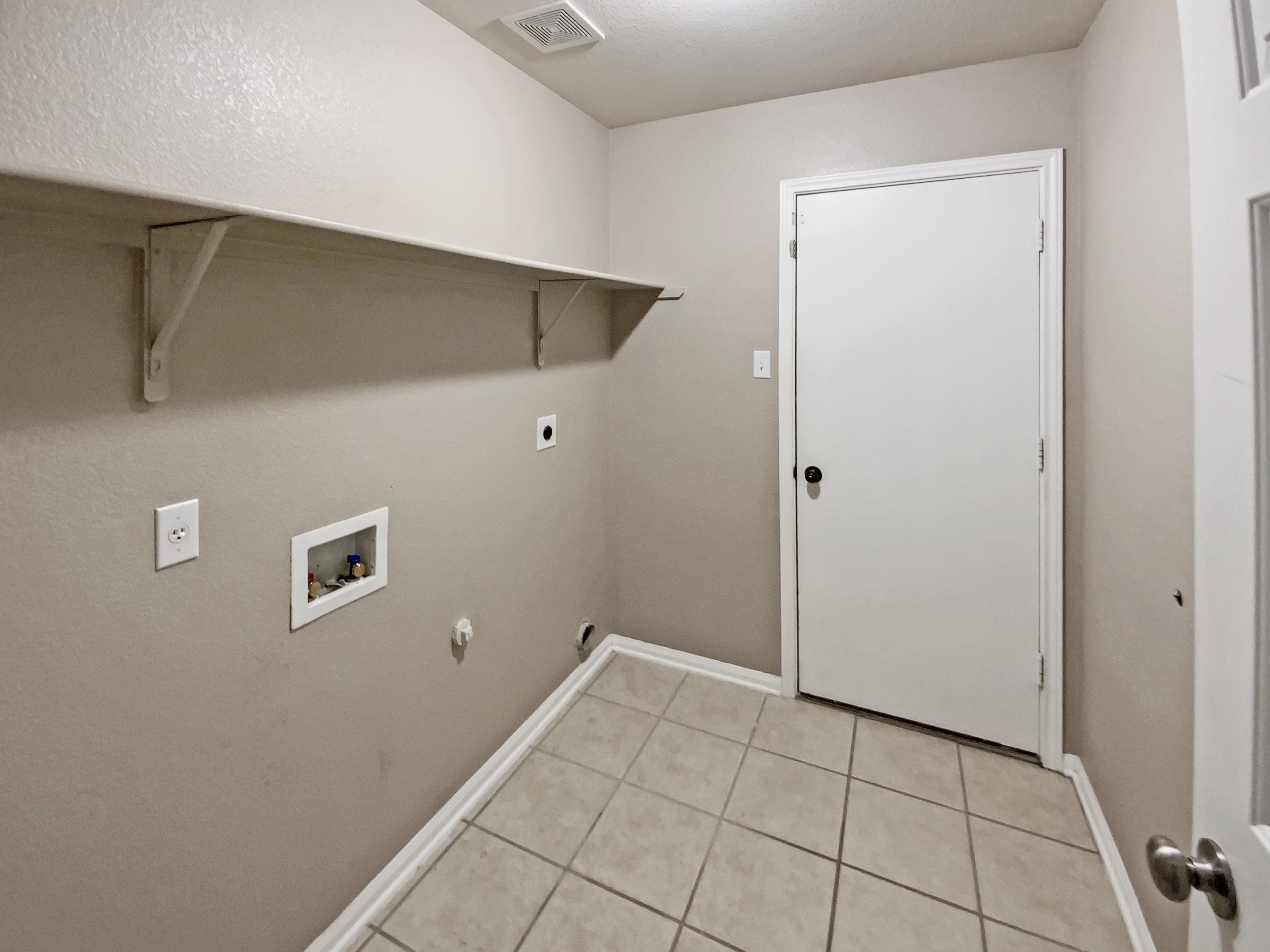 Photo 13 of 16 of 5202 Oster Dr, Killeen, TX
