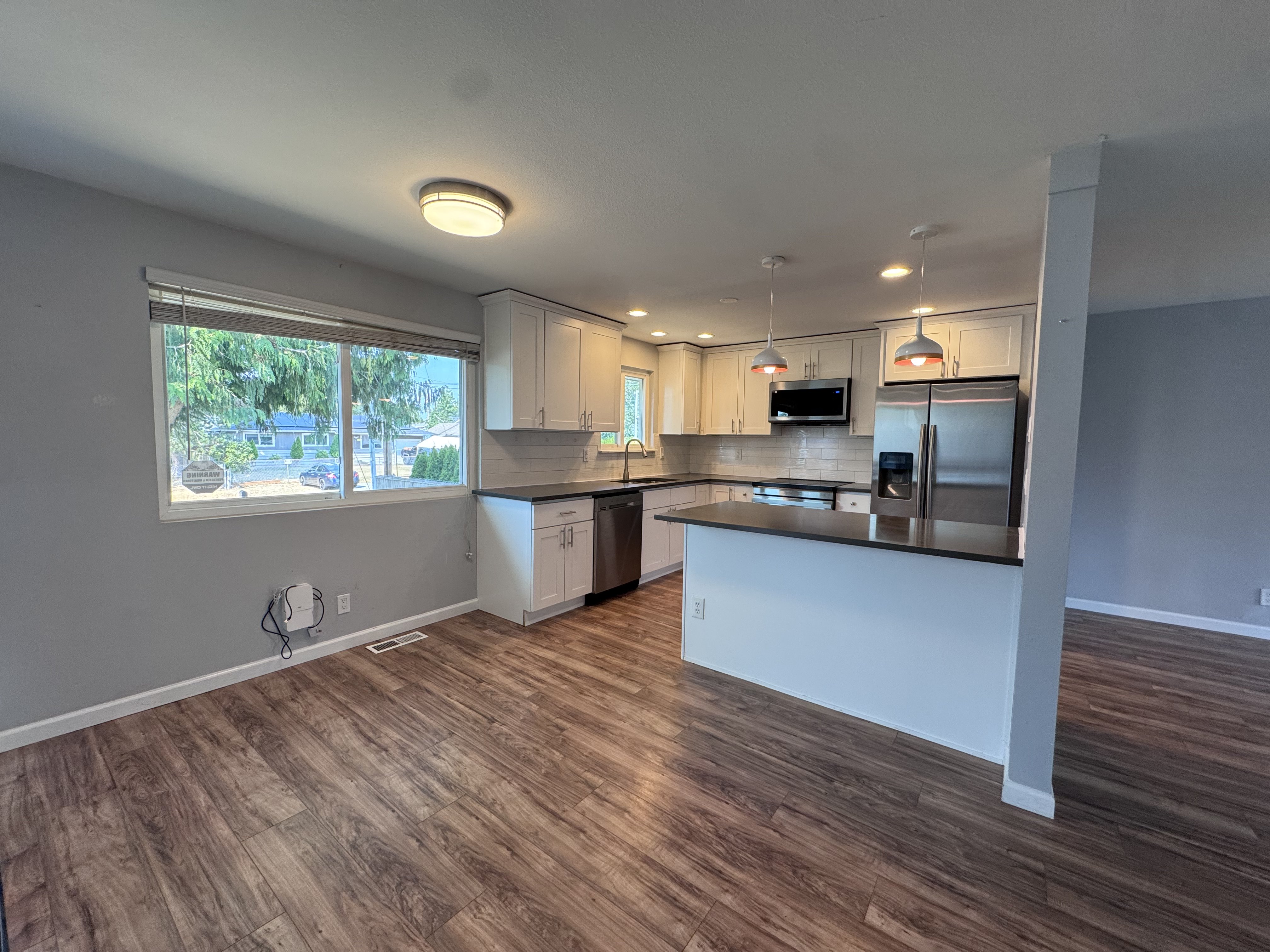 Photo 2 of 21 of 422 116th Pl SW, Everett, WA
