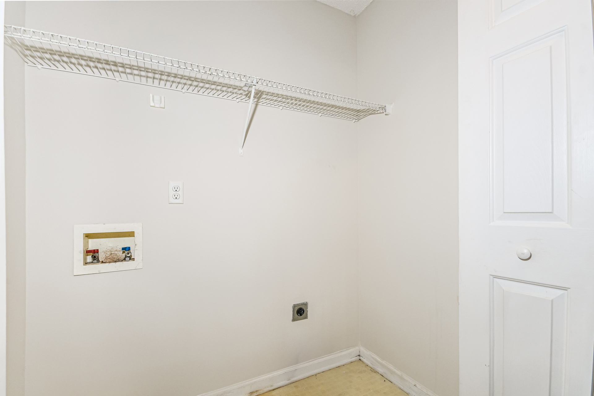 Photo 15 of 21 of 8612 Coppergrove Dr, North Charleston, SC