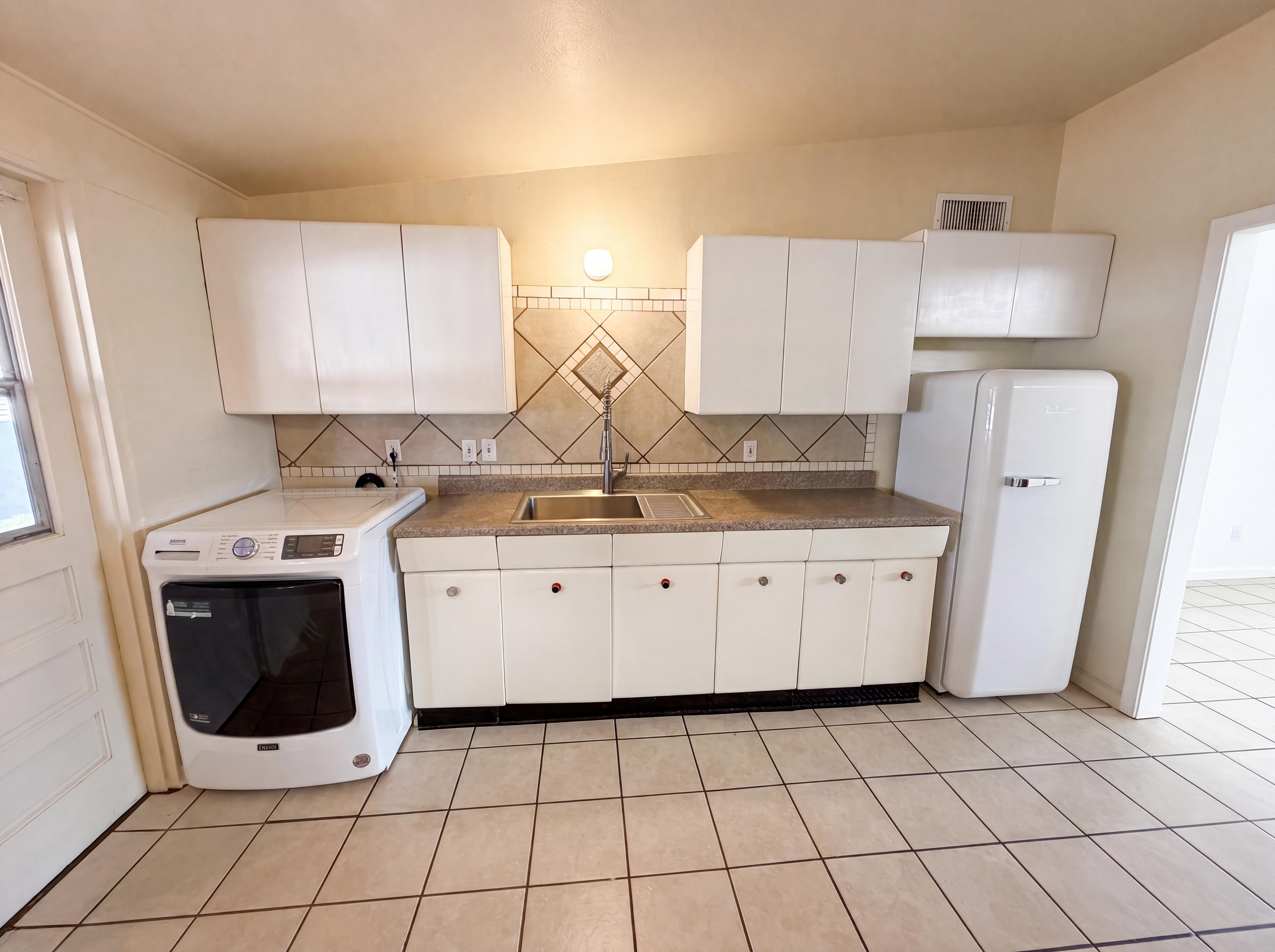 Photo 8 of 19 of 110 W 4th Ave, San Manuel, AZ