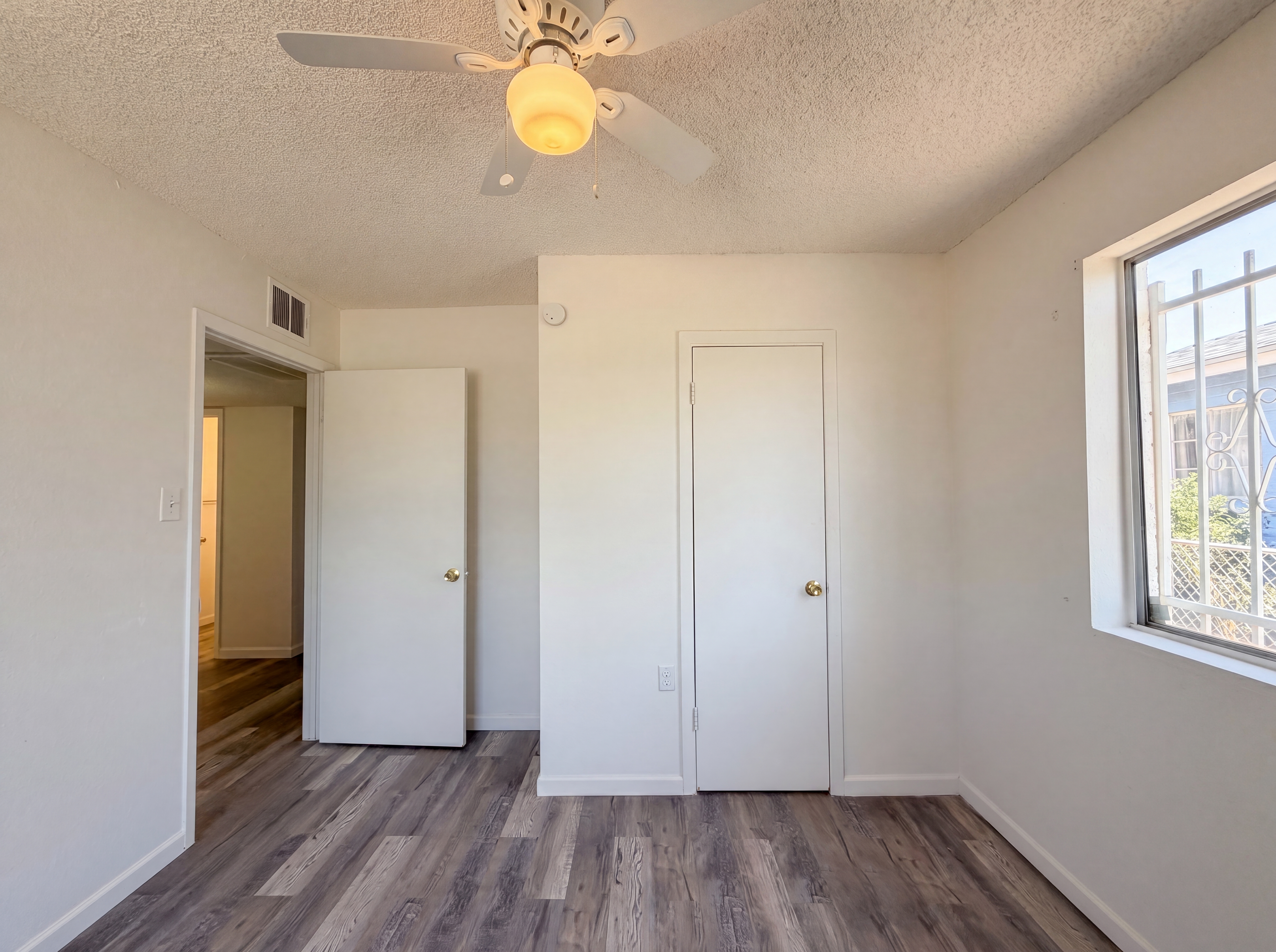 Photo 4 of 17 of 4451 S 20th St, Phoenix, AZ