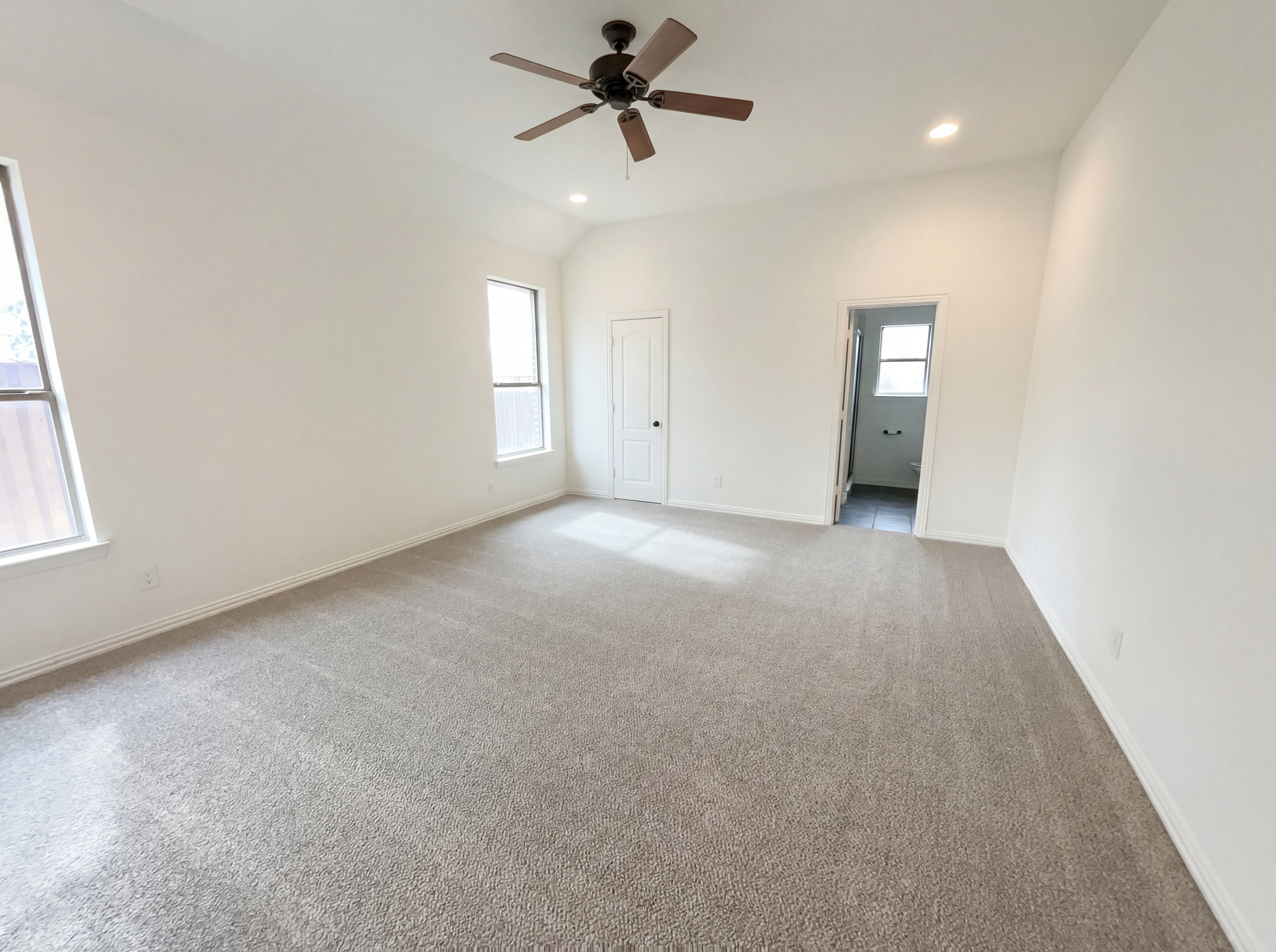 Photo 11 of 19 of 1817 Colorado Ct, Burleson, TX