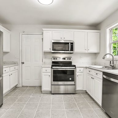 Property photo 2 of 975 Riverside Walk Xing