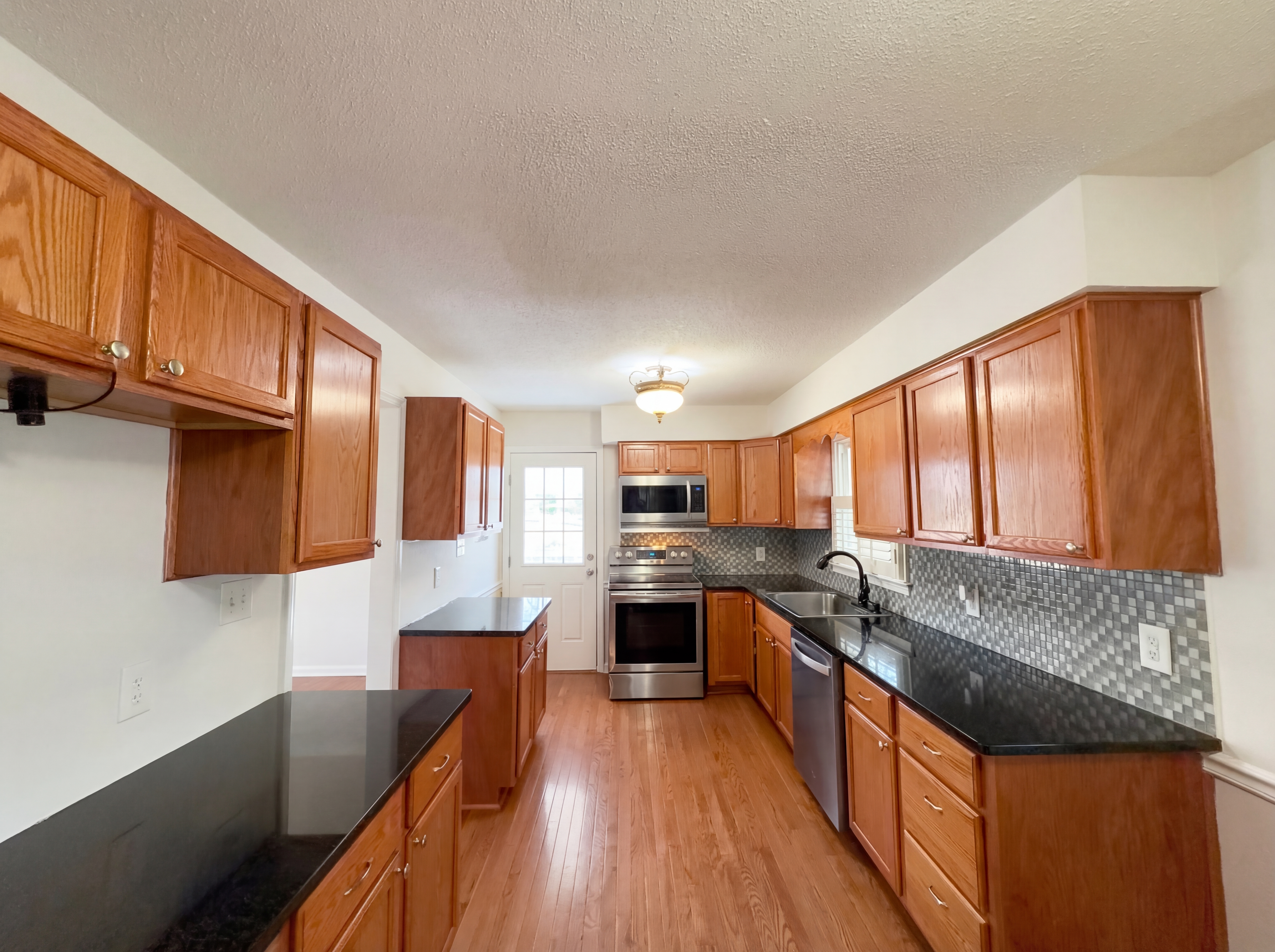 Photo 2 of 19 of 524 Green Willow Cir, Wendell, NC