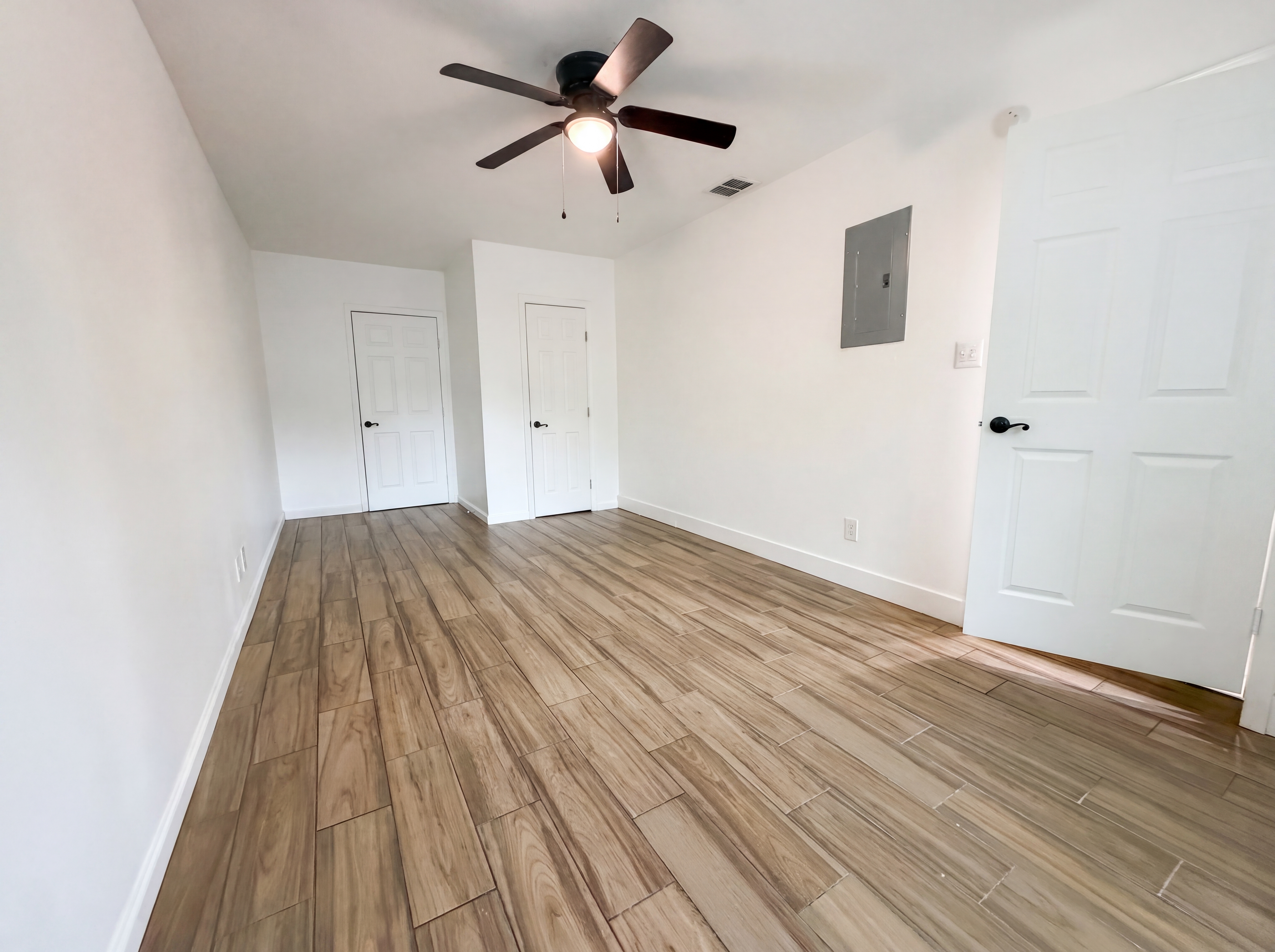 Photo 9 of 16 of 3702 Autumn Ln, San Antonio, TX