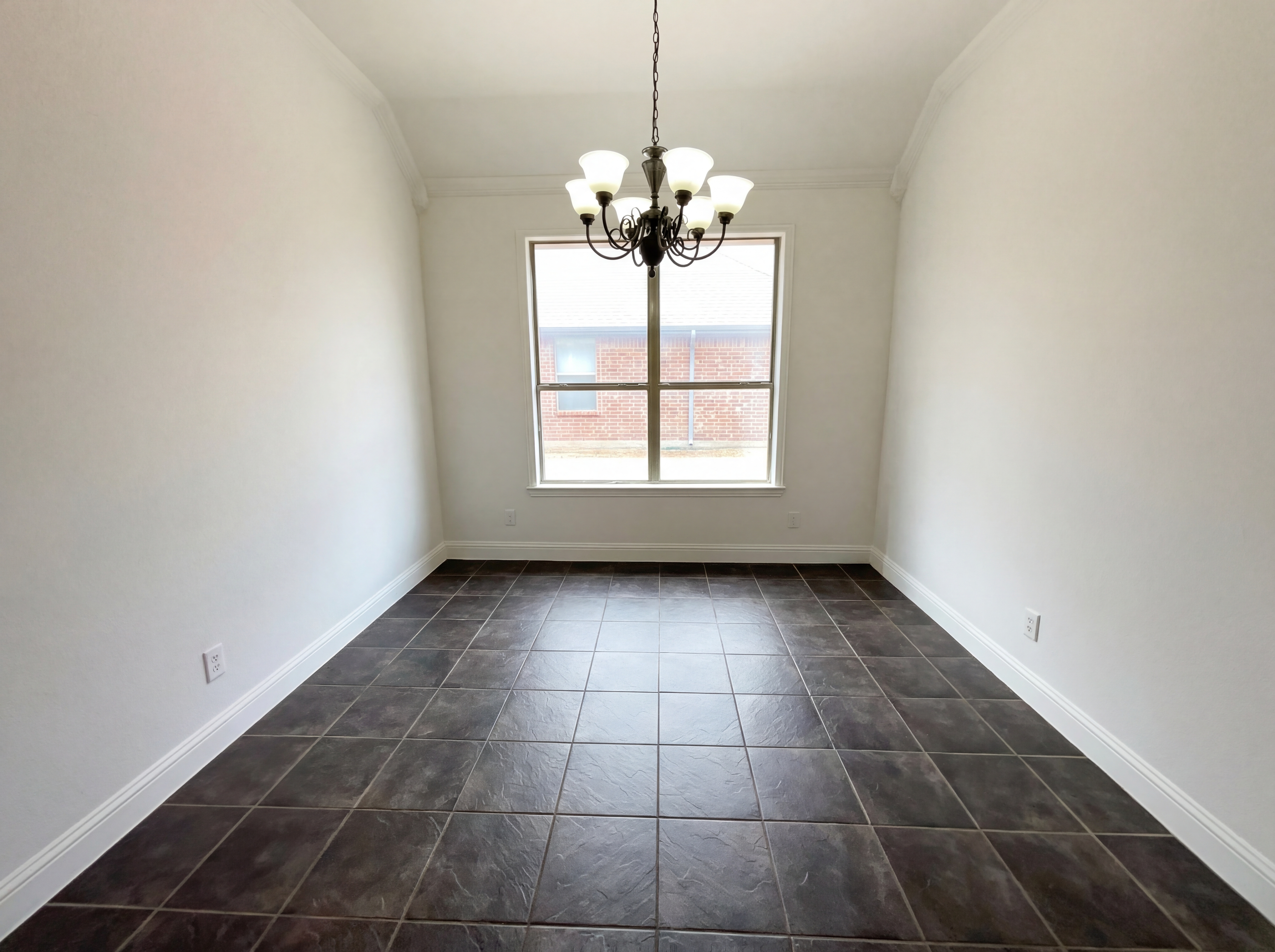 Photo 8 of 19 of 1817 Colorado Ct, Burleson, TX