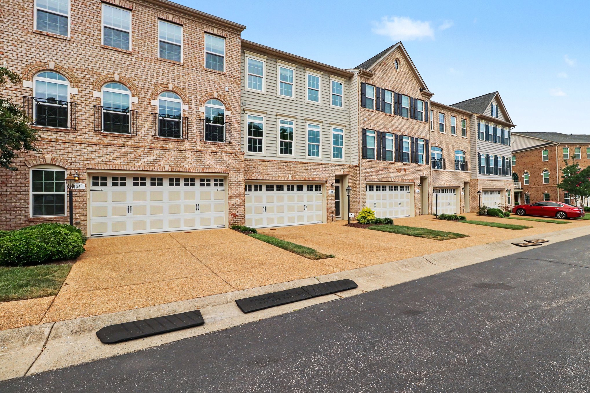 Photo 2 of 35 of 137 Siena Ln, Glen Allen, VA